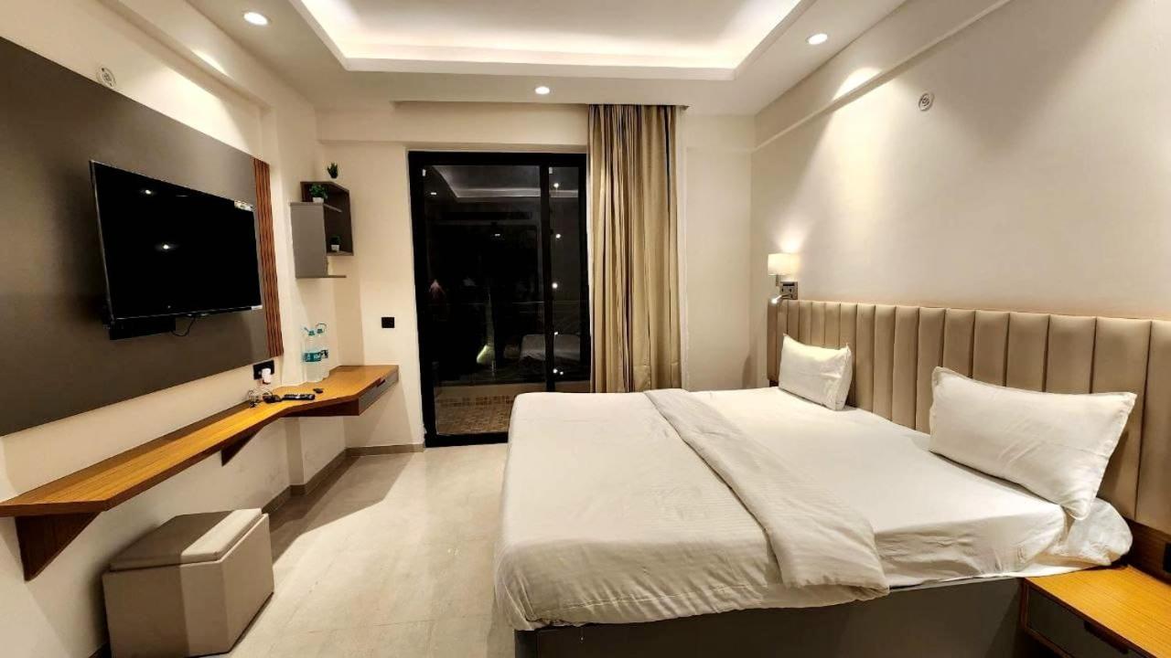 Studio Apartment In Omaxe New Hazratganj view 3