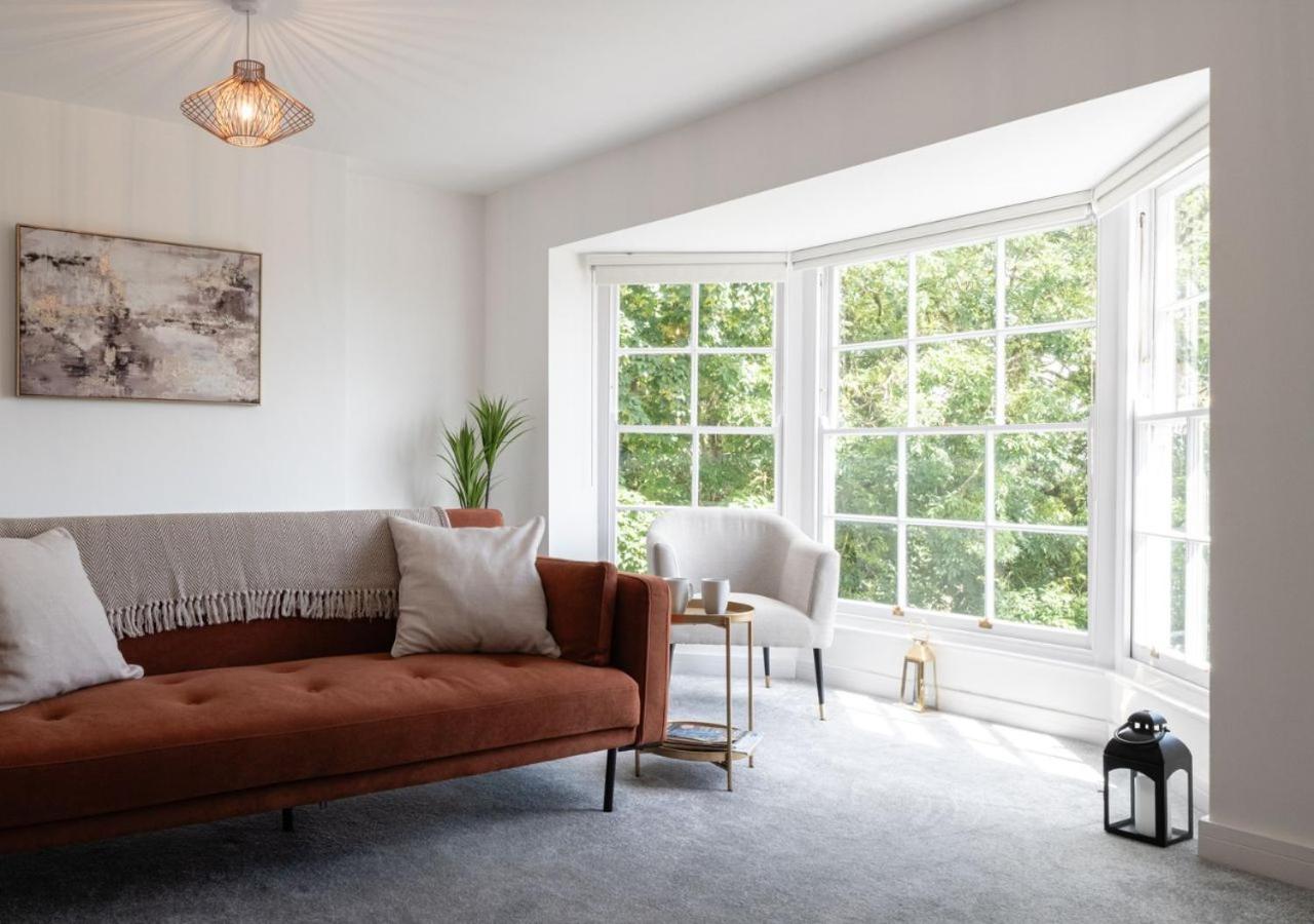 Cosy 1BD in Malvern With Stunning Views! view 2