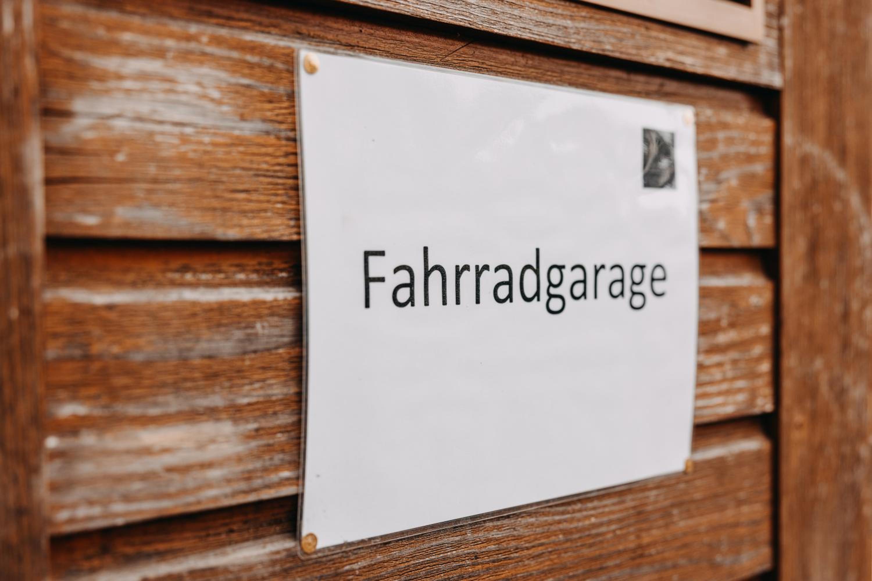 Kleeoase - Modernes Apartment - Infrarotsauna - Terrasse - Garten - kostenlosem Parkplatz