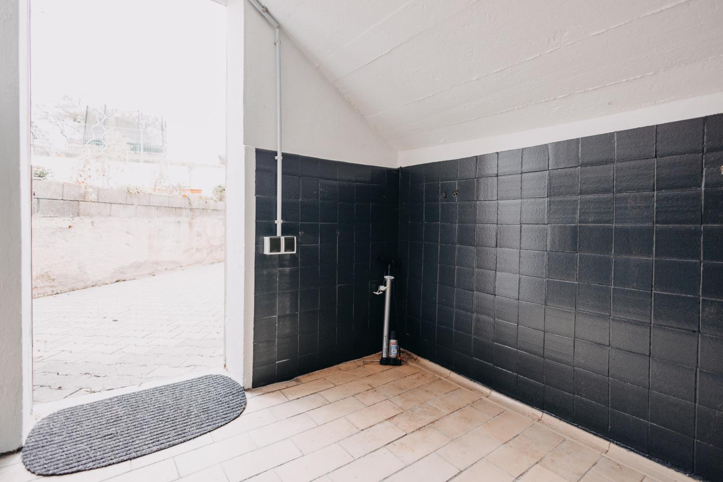 Kleeoase - Modernes Apartment - Infrarotsauna - Terrasse - Garten - kostenlosem Parkplatz