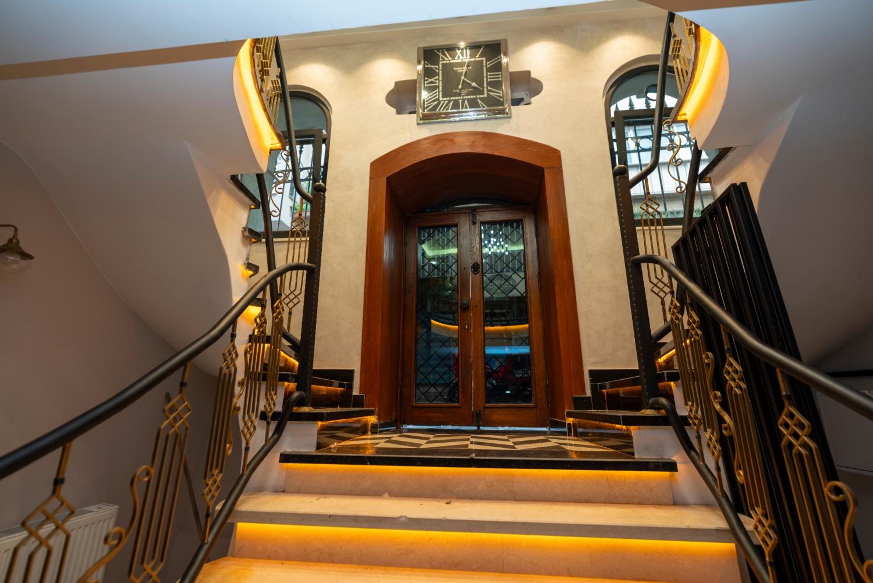 THE MUA LUXURY HOMEs