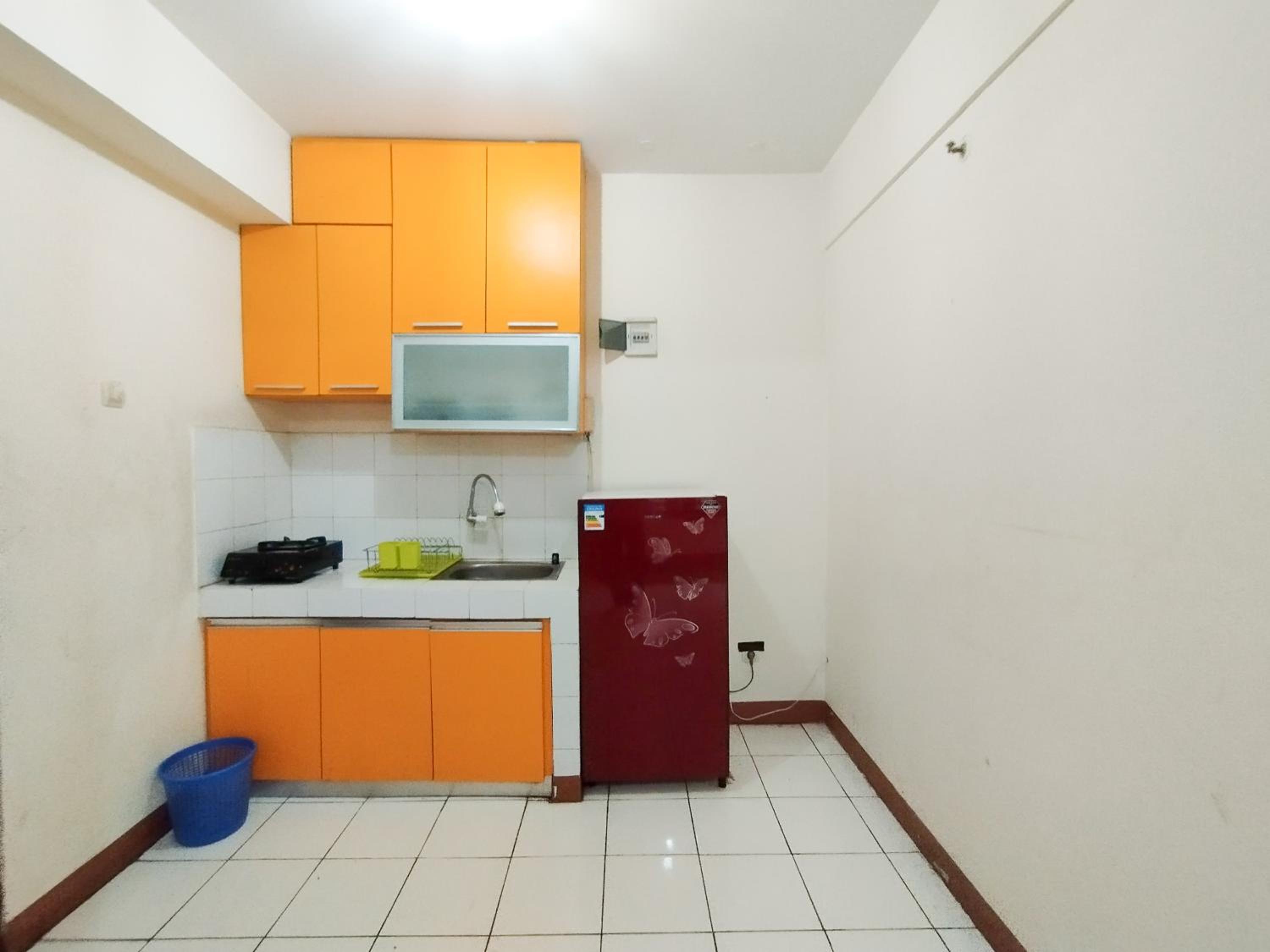 Minimalist 3BR Gateway Ahmad Yani Cicadas Apartment By Travelio, Bandung - 11
