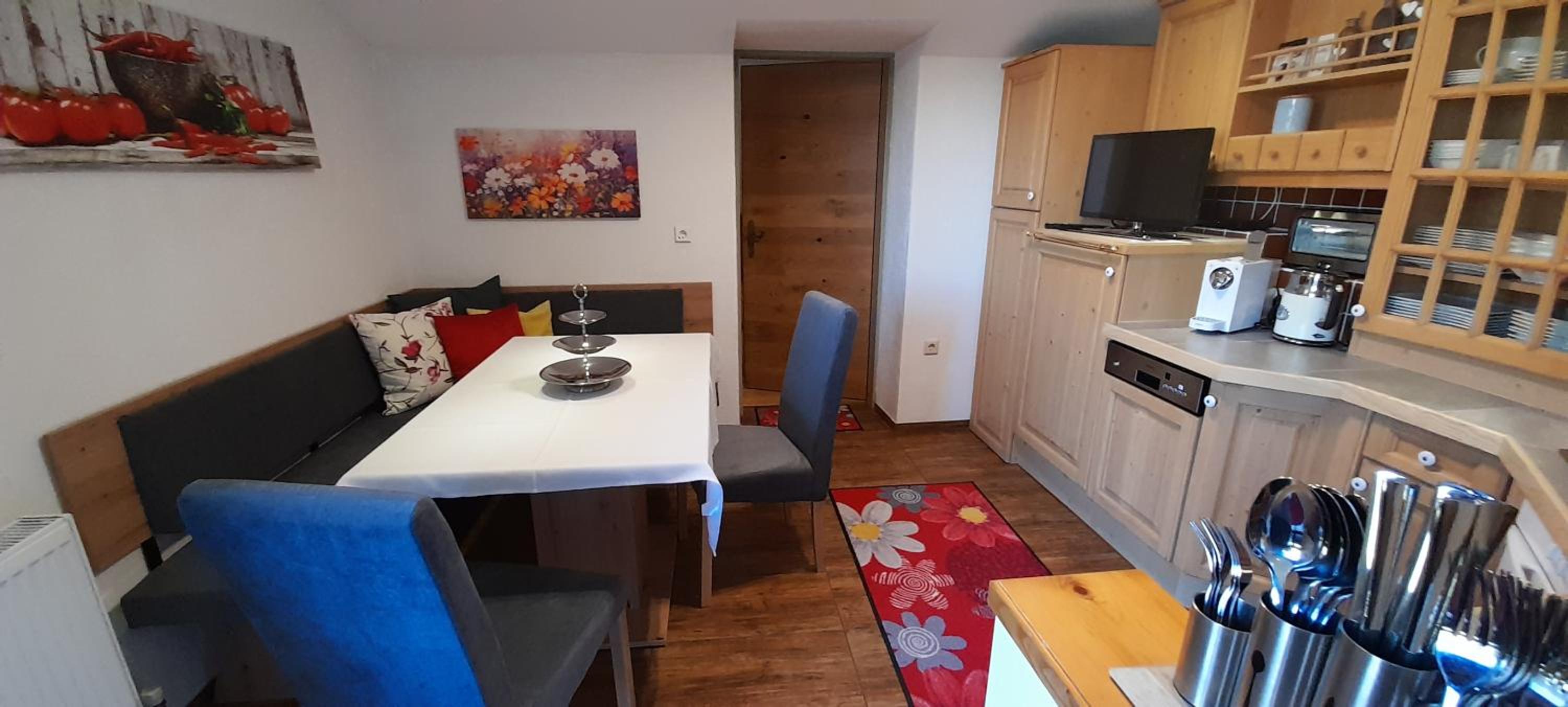 Ferienwohnung am Krausberghof mit Balkon und Parkplatz, Aufenthaltsraum mit Spielmöglichkeiten, Erholung- inmitten der Natur, 6 Fahrminuten zur Alpentherme
