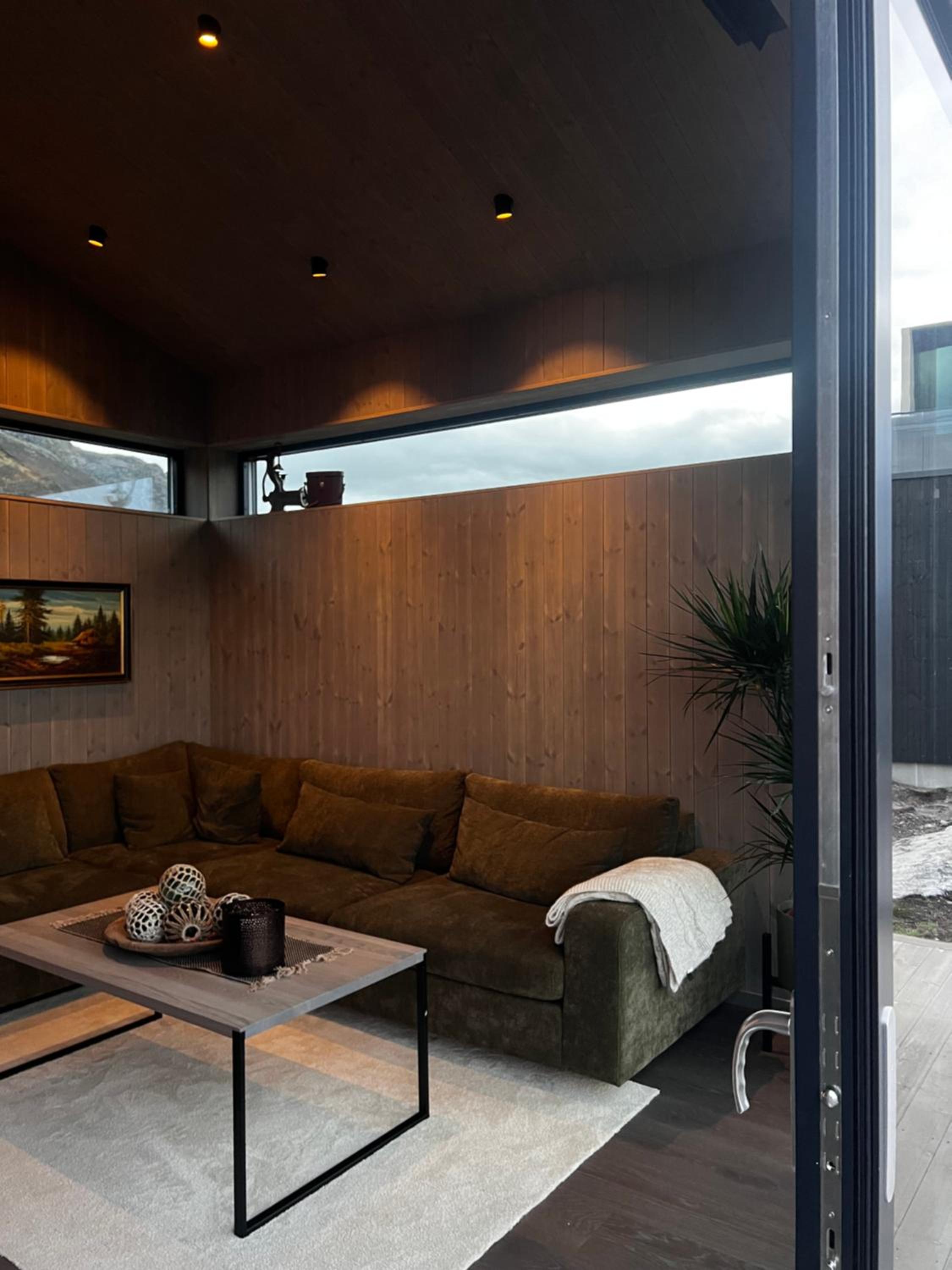 Hoda Cabin - Luxury lodge with jacuzzi and sauna view 2
