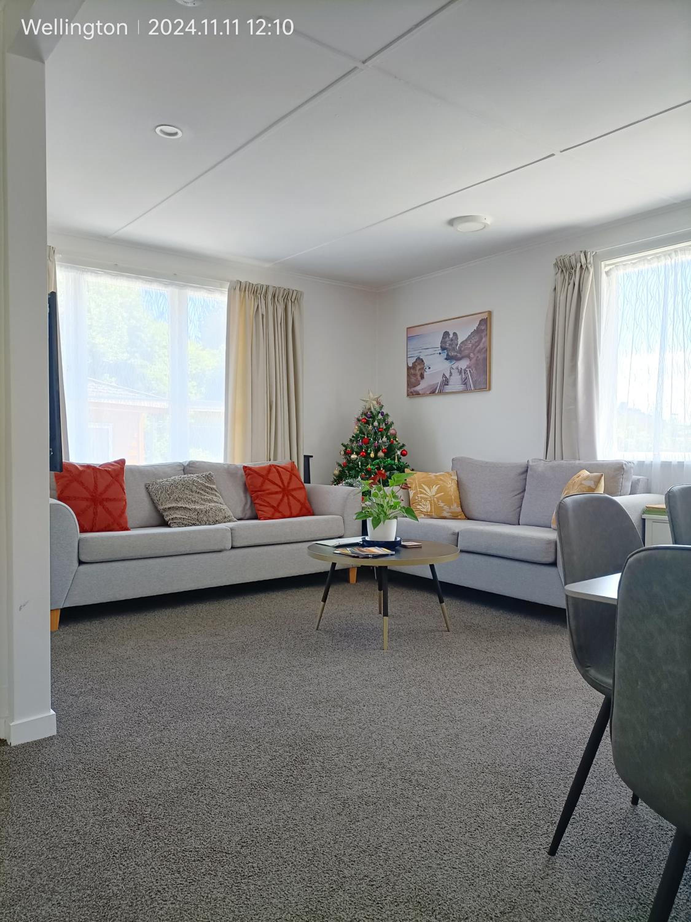 Comfy & Sunny home in Wellington--3 Heat Pumps view 2