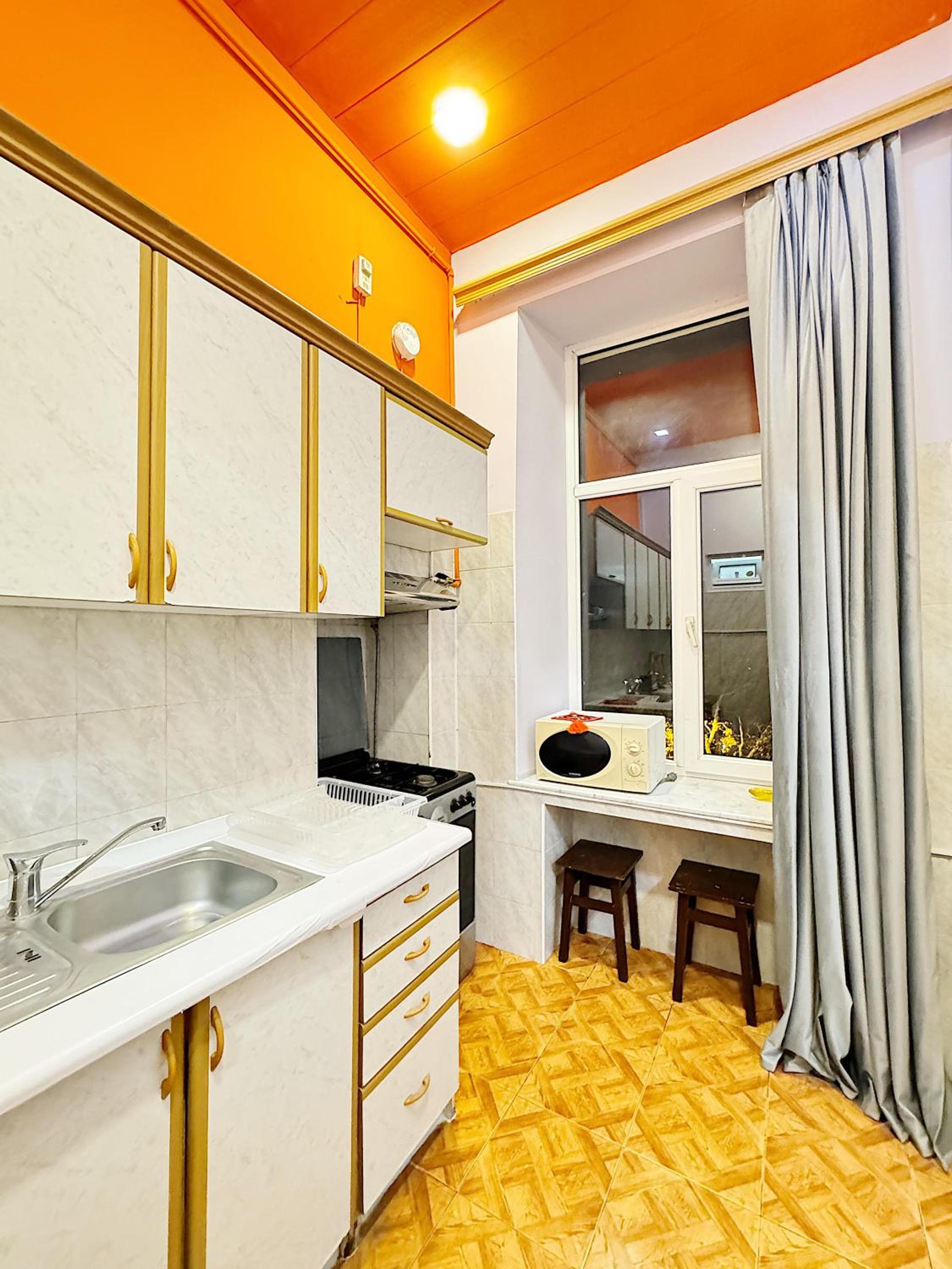 Cozy City Center Apartment