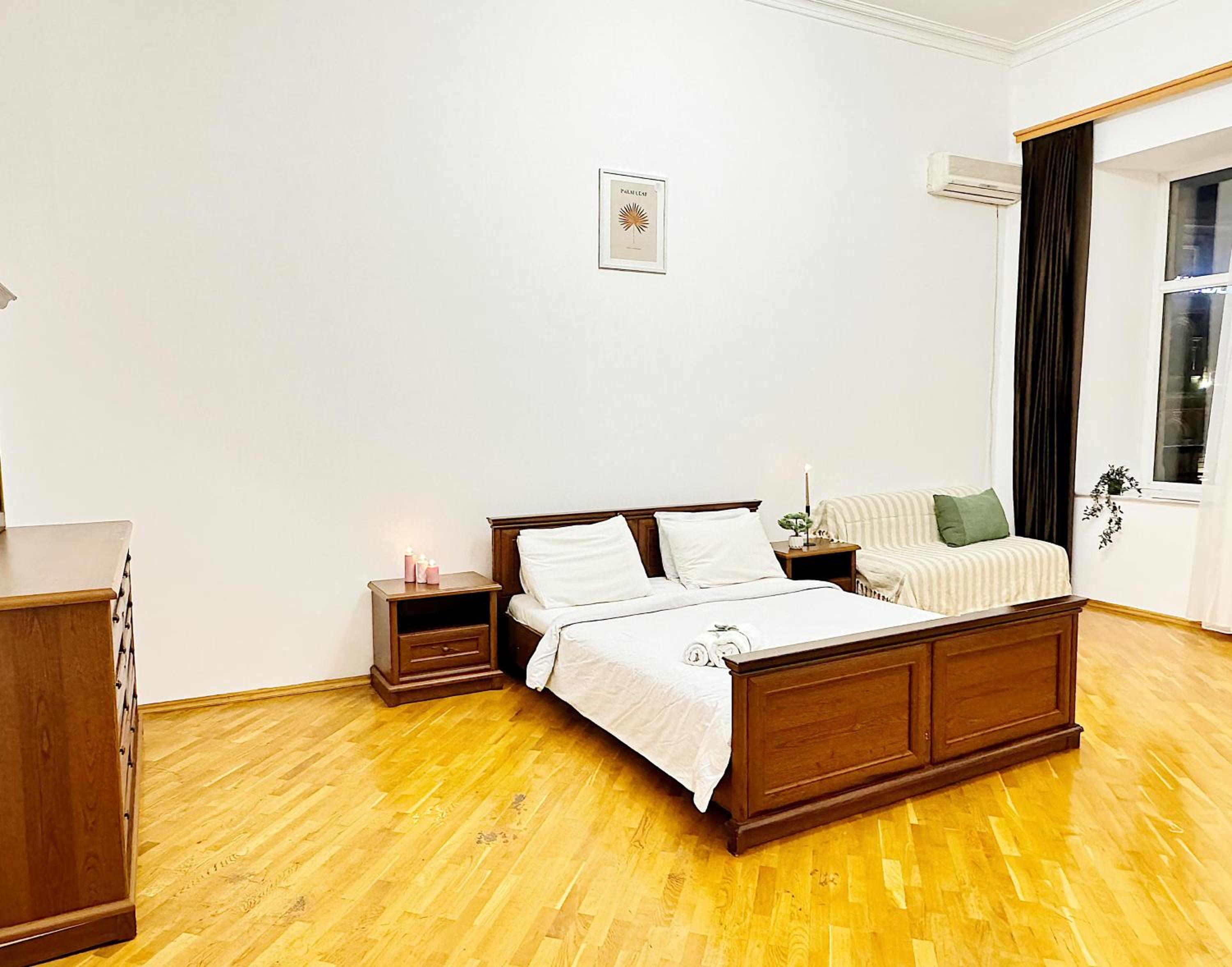 Cozy City Center Apartment