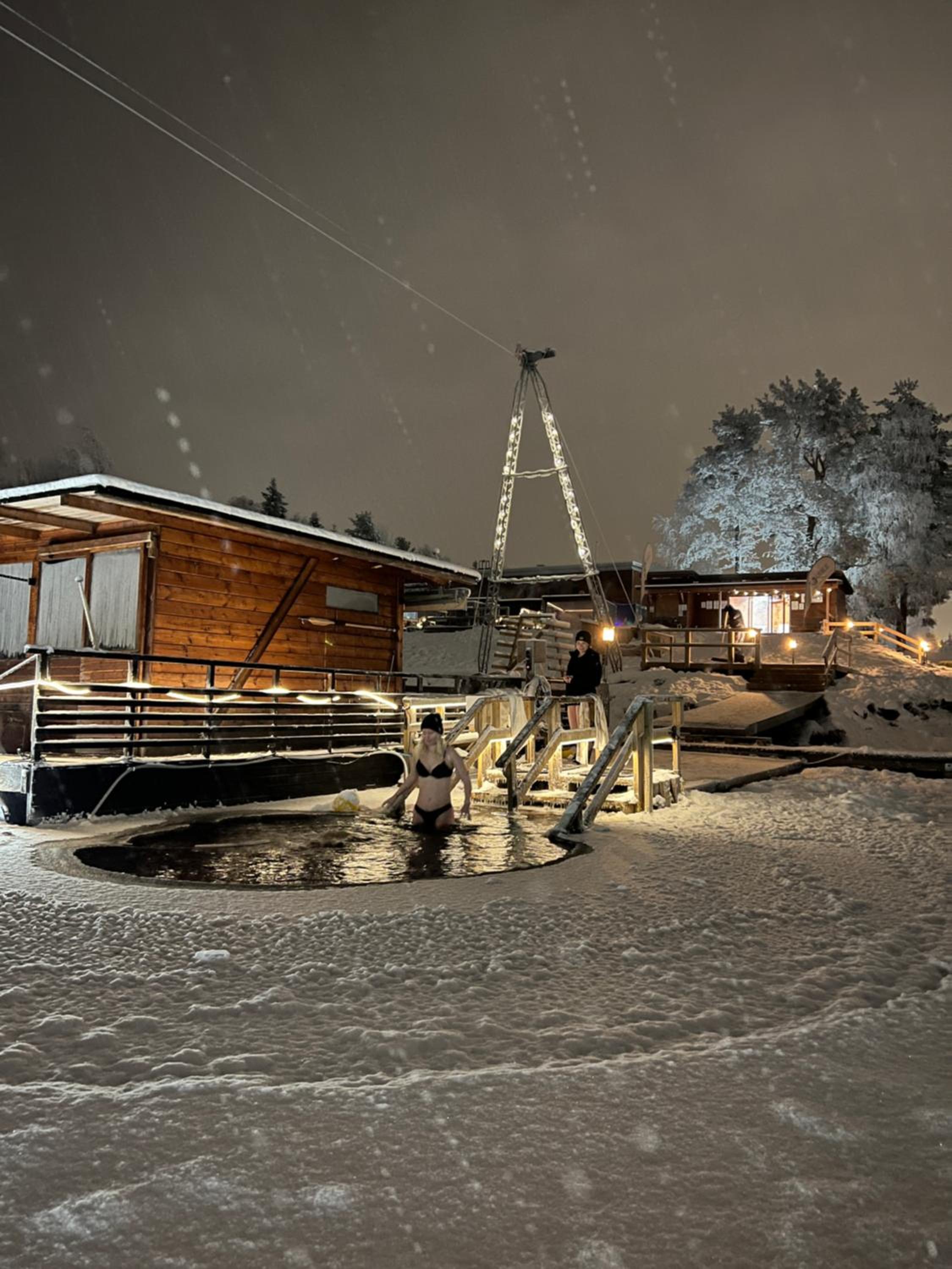 AuroraHut at Sauna Retreat