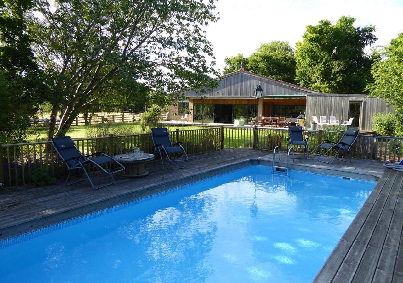 Stunning 6 Bedroom with Swimming Pool & Sauna! view 4