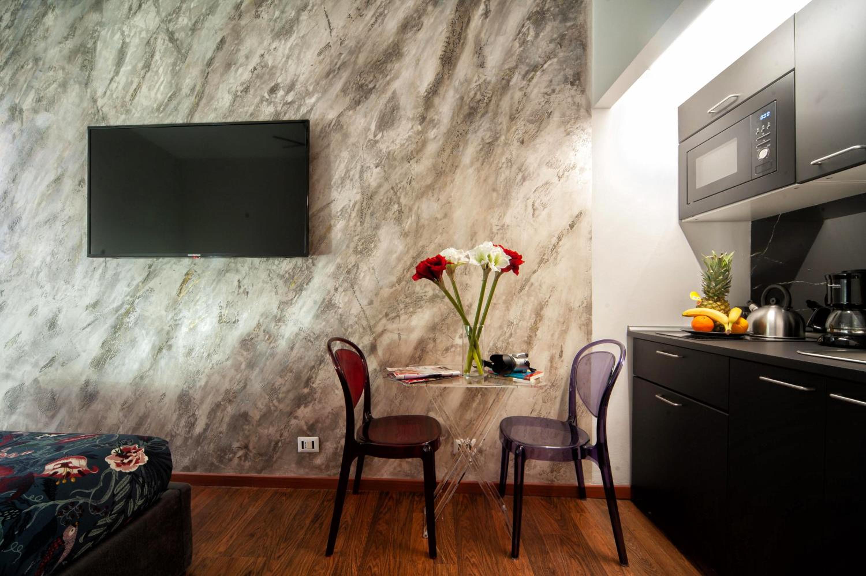 farnese jacuzzi apartment photo 5