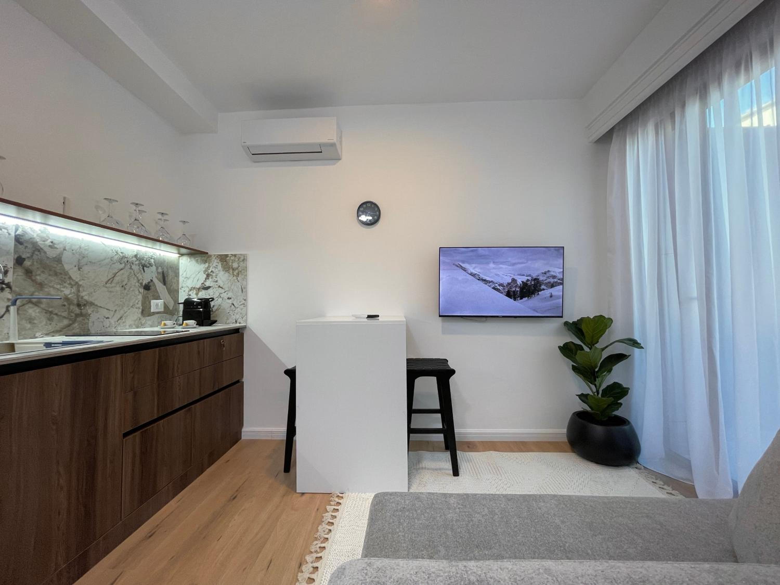 Magnetic Apartments