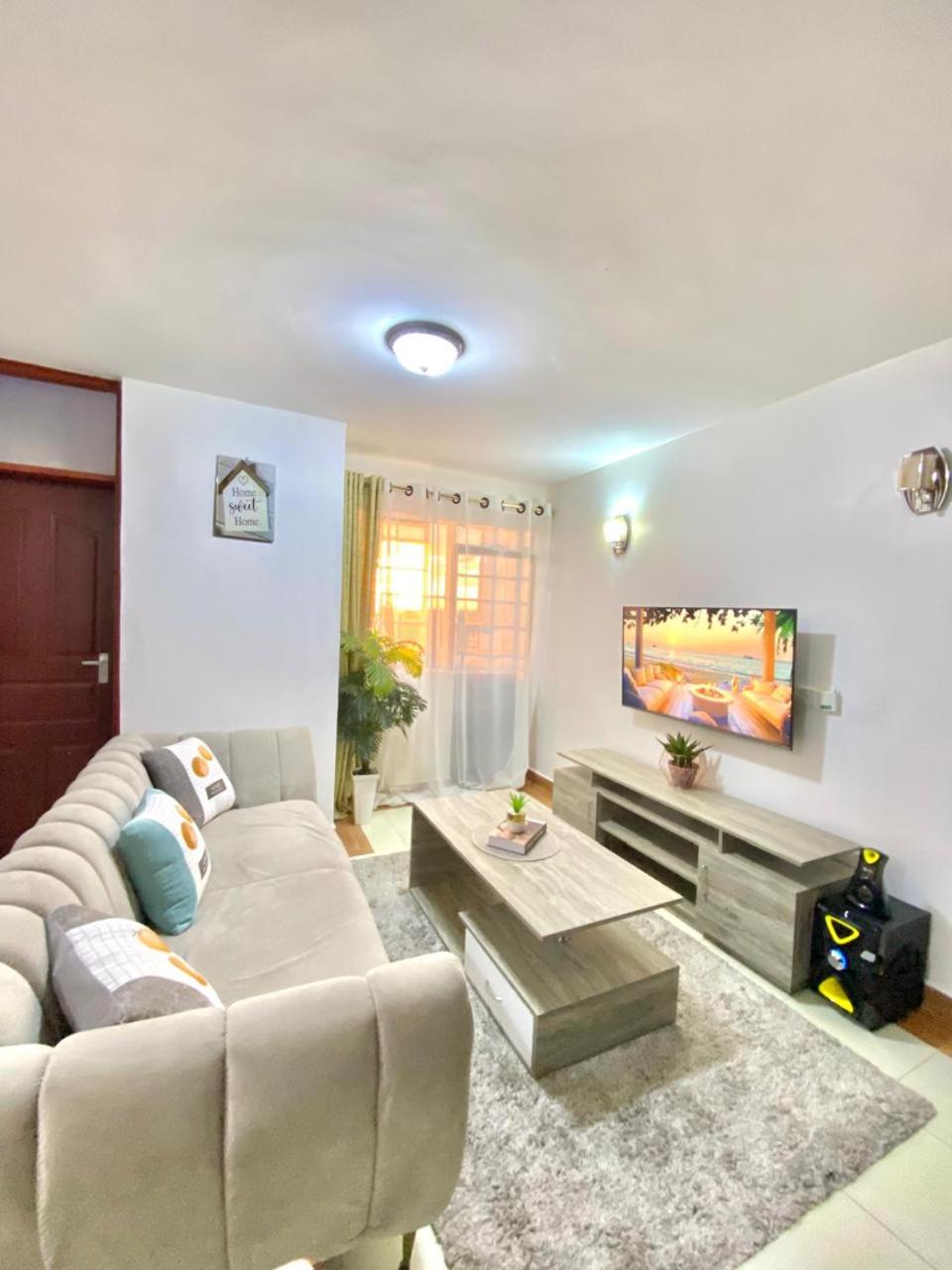 Zey's Cozy 1 bedroom- Nairobi view 4