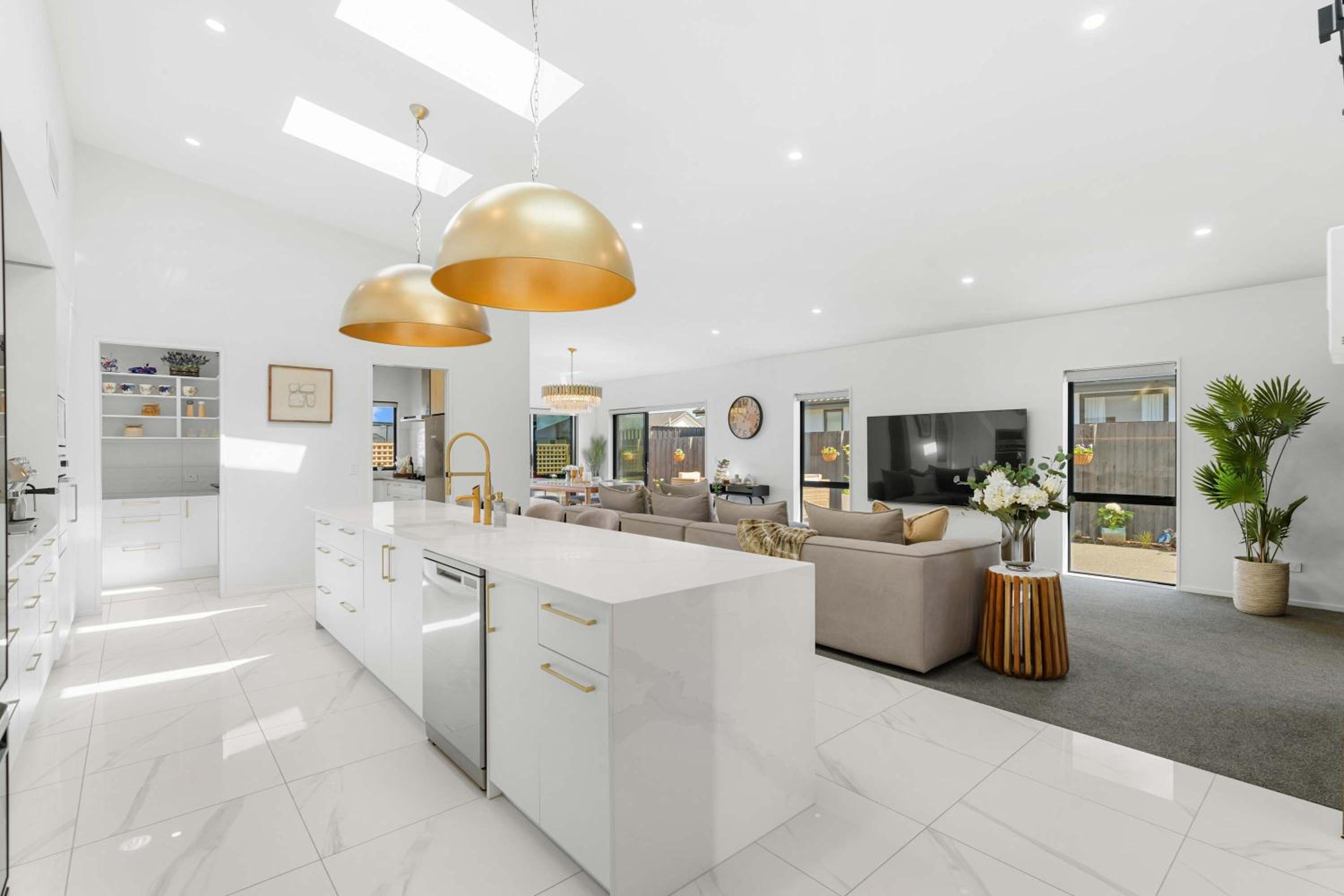5-bed Luxury Living at it's finest that sleeps 10 view 2