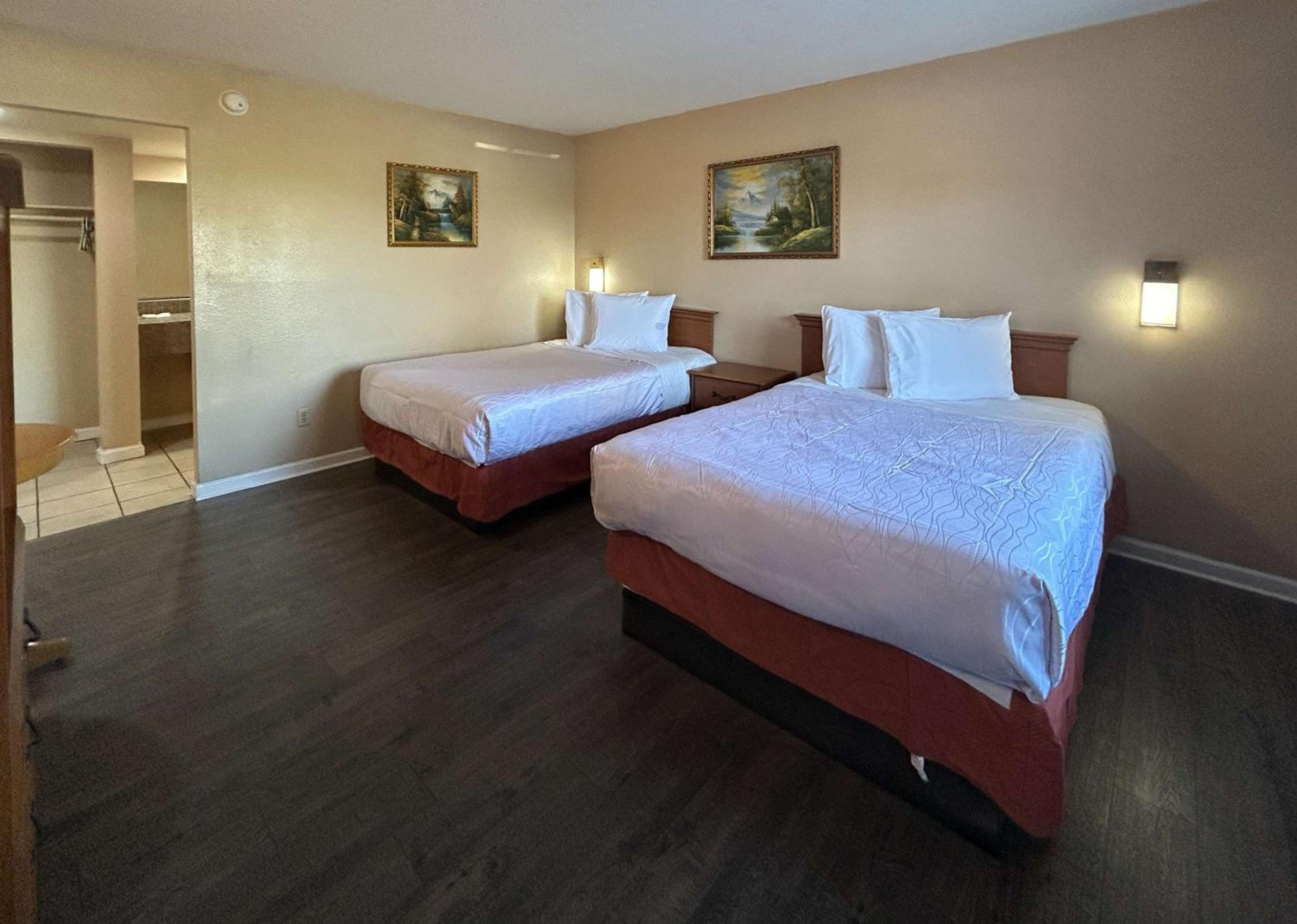 Motel 6 Selma, CA view 3