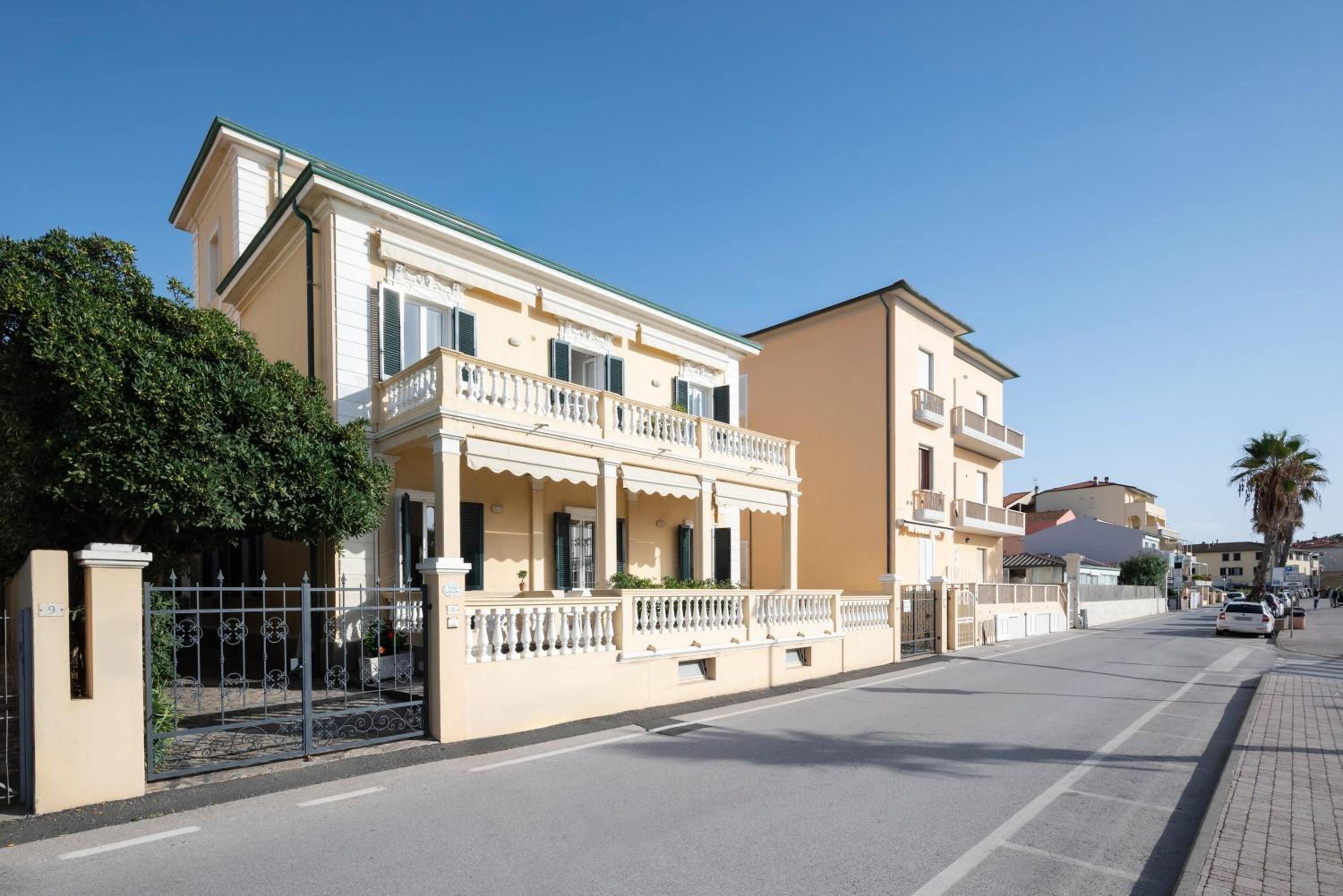 Villa Liberty with Private Beach view 4