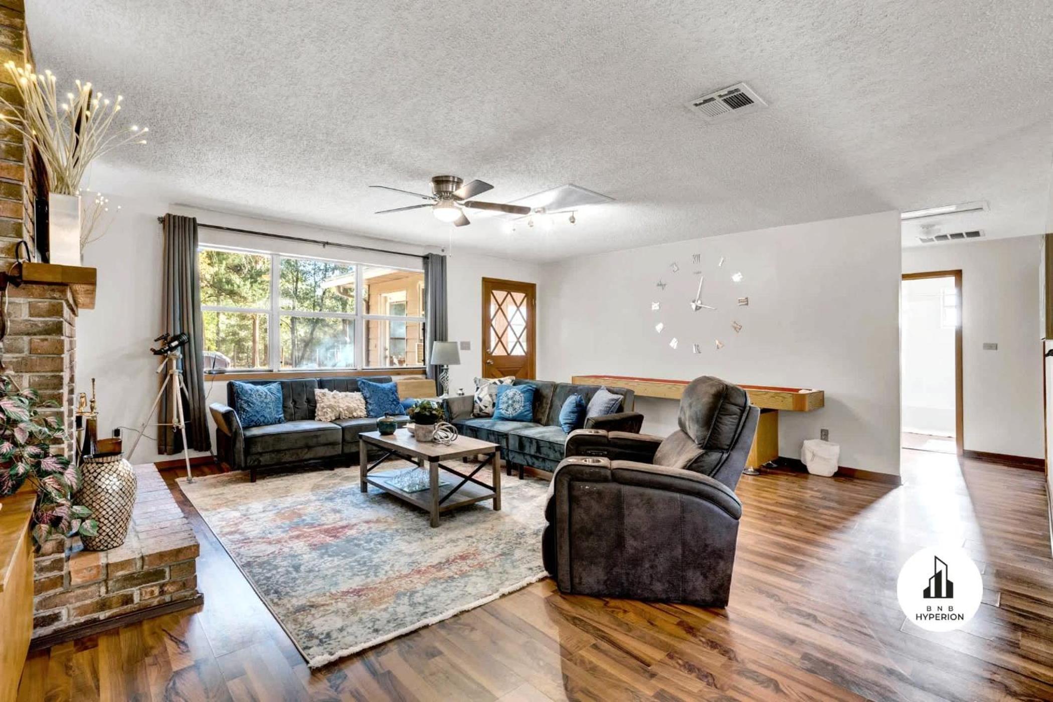 Leesburg Vacations - BnB Hyperion - 4BR Pet-Friendly Retreat w Firepit - Property Image 1