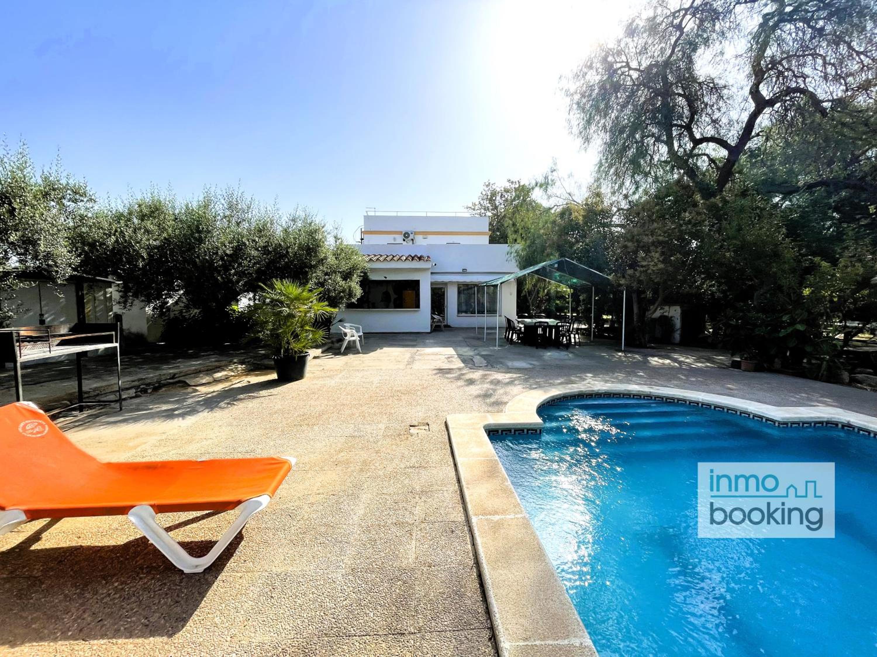 Villa Mediterrania, con piscina y barbacoa