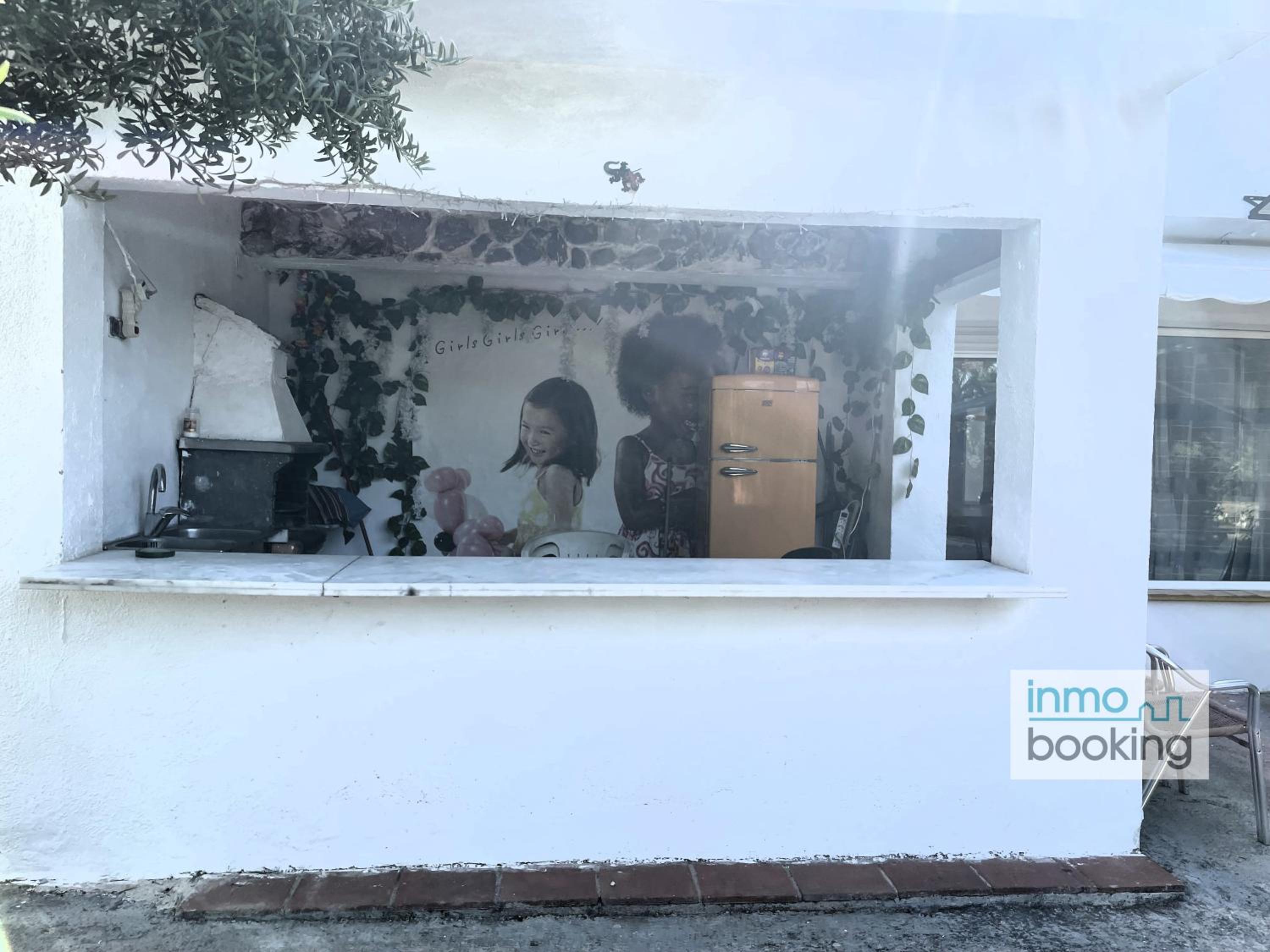 Villa Mediterrania, con piscina y barbacoa
