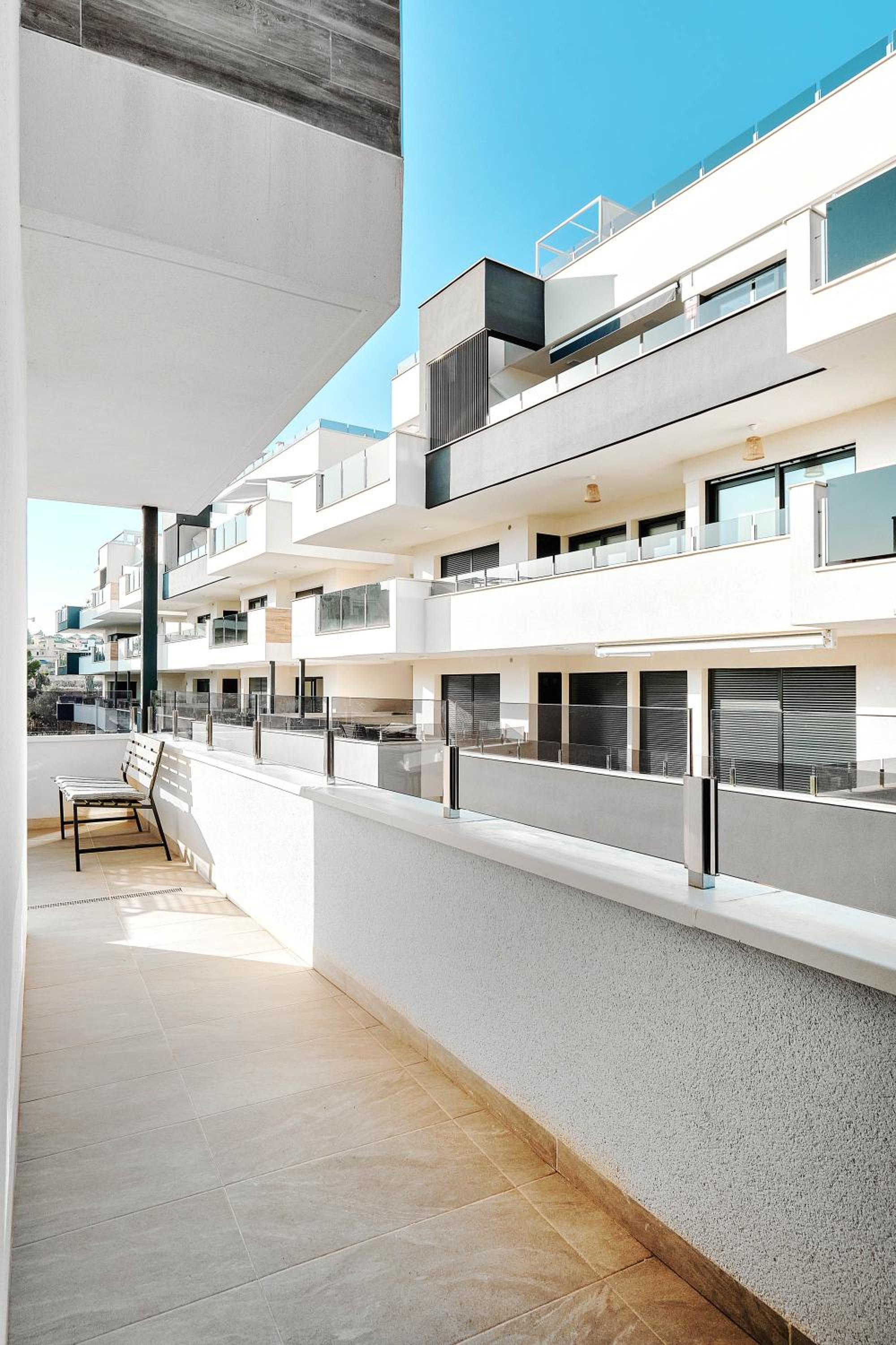 Sunrise new apartment with pool