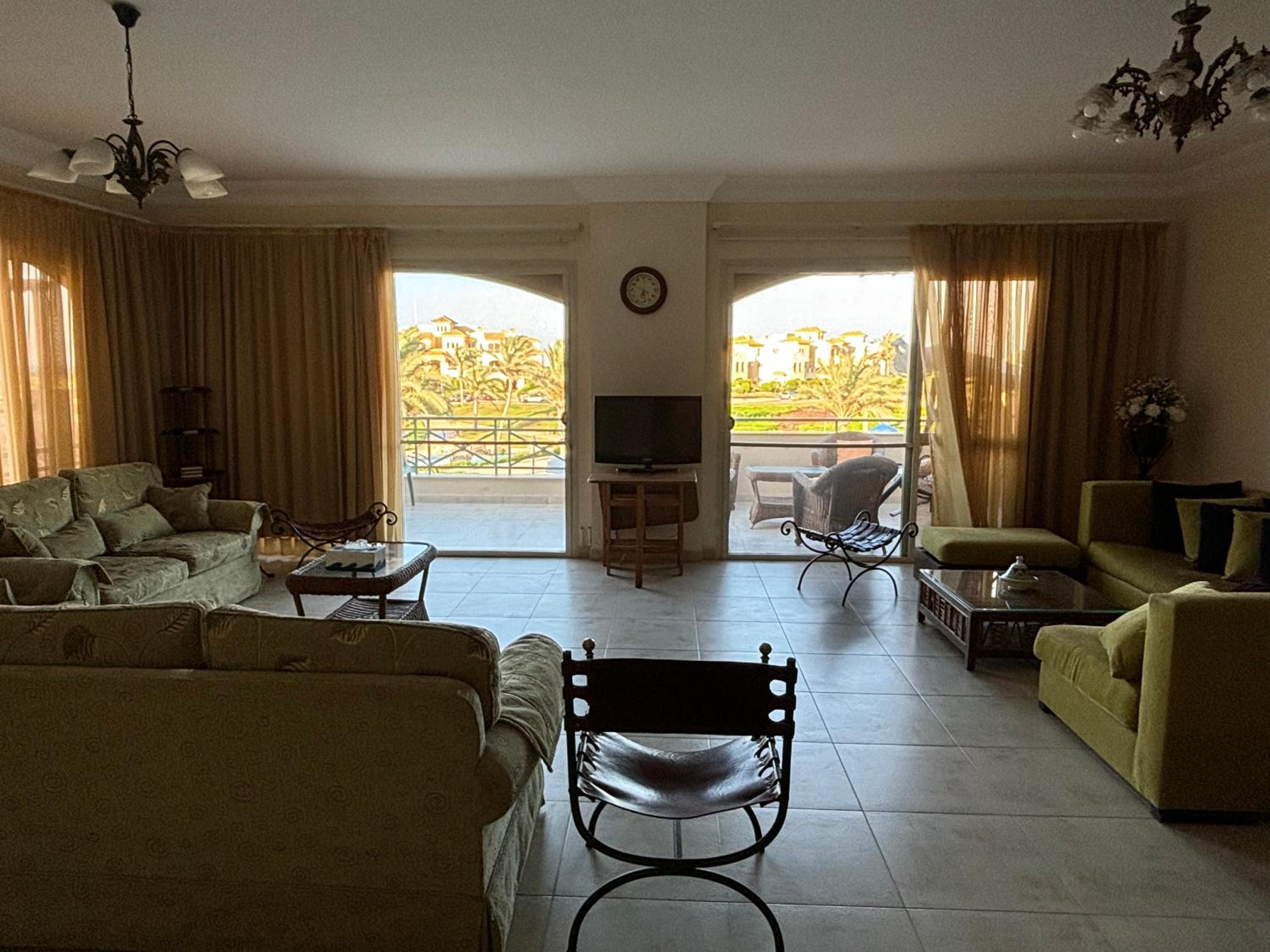 Penthouse in La Vista Bay view 5