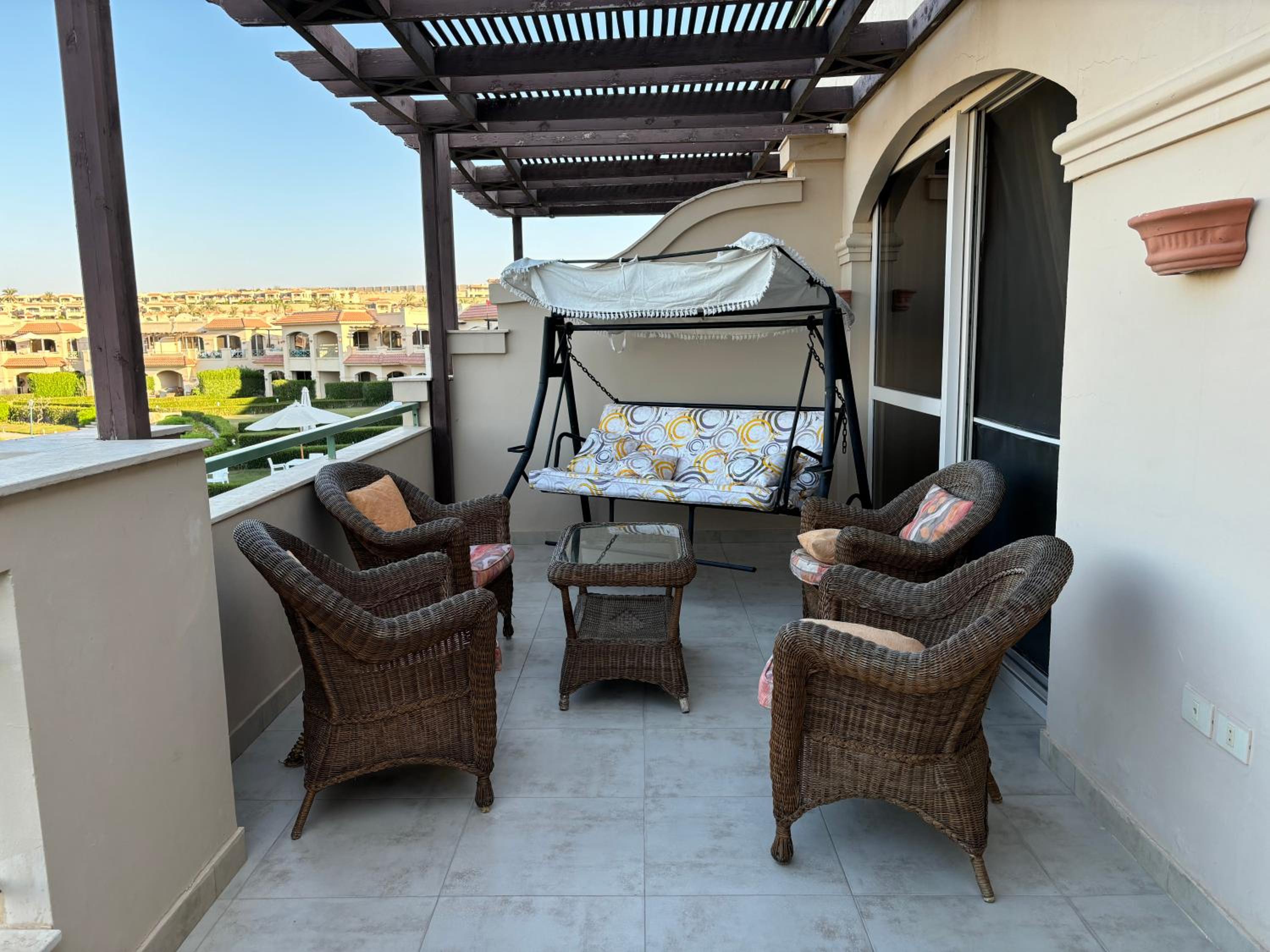 Penthouse in La Vista Bay view 2