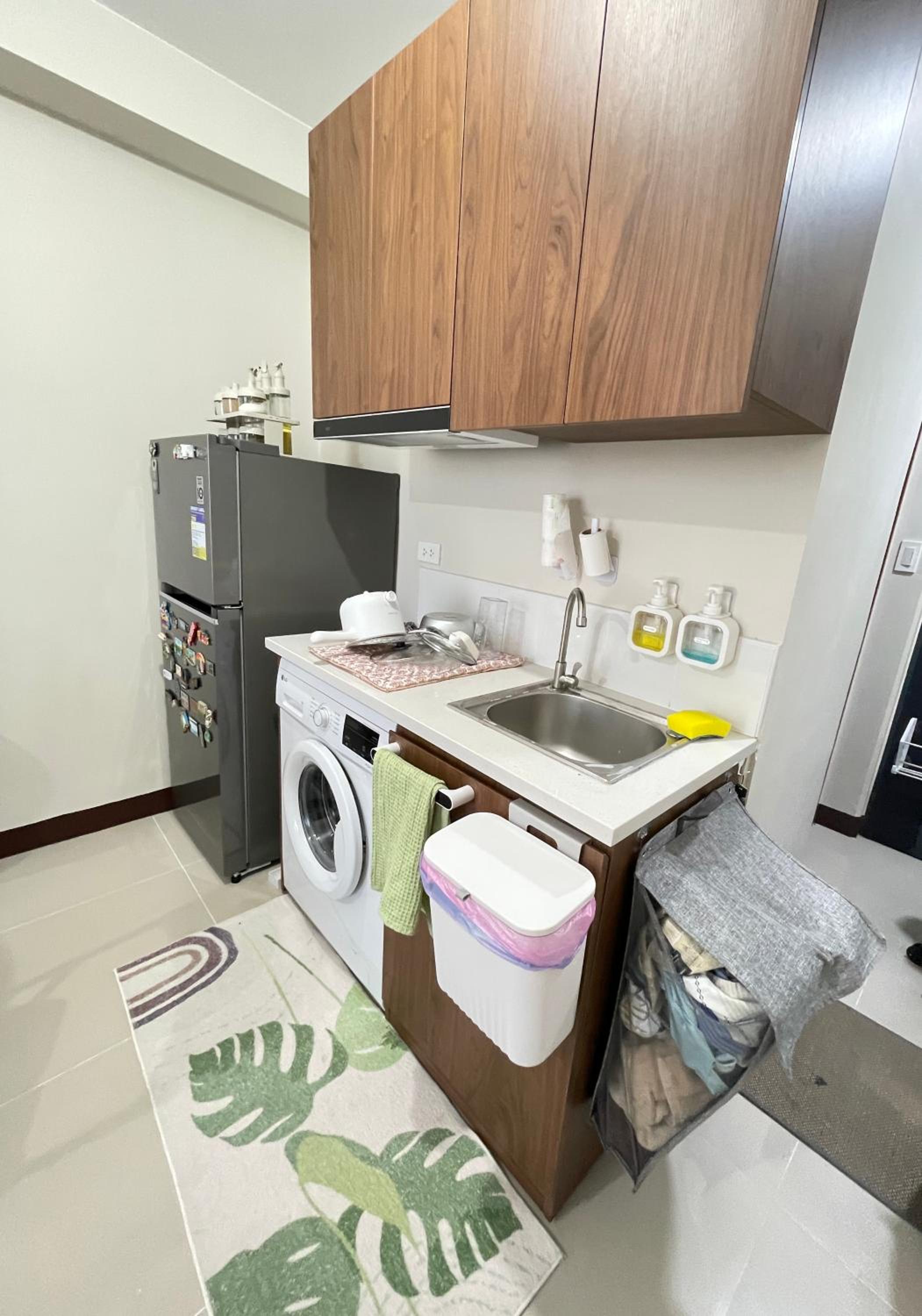 Cozy Studio Unit with Balcony view 3