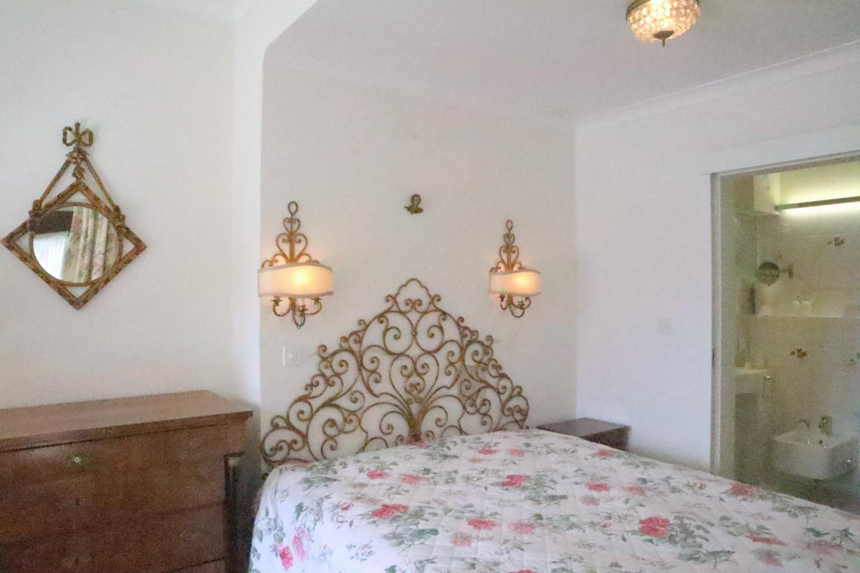 Barony romantic villa