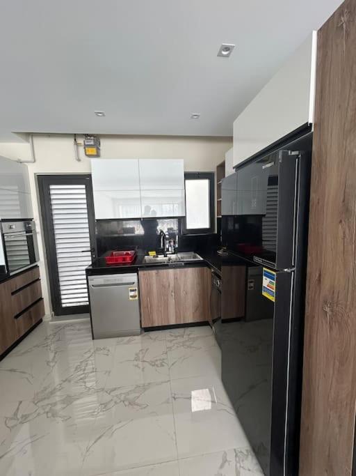 Zen stays Sunny 2BR Lakeview