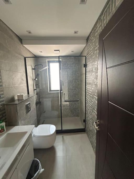 Zen stays Sunny 2BR Lakeview