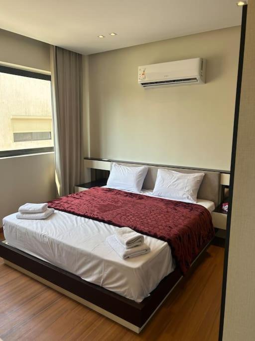 Zen stays Sunny 2BR Lakeview