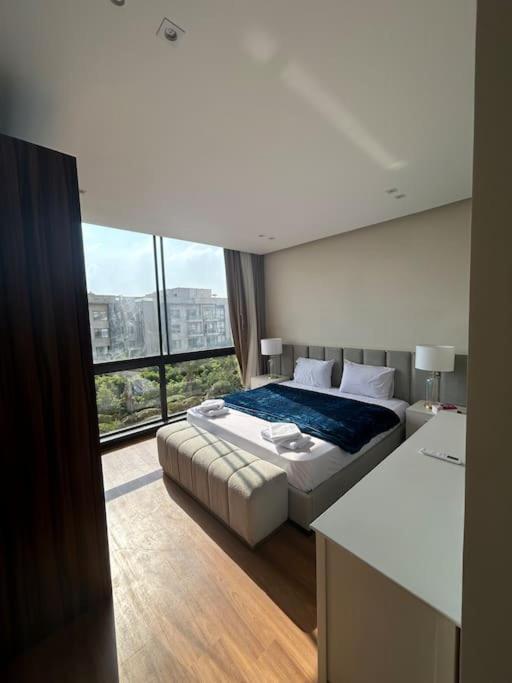 Zen stays Sunny 2BR Lakeview