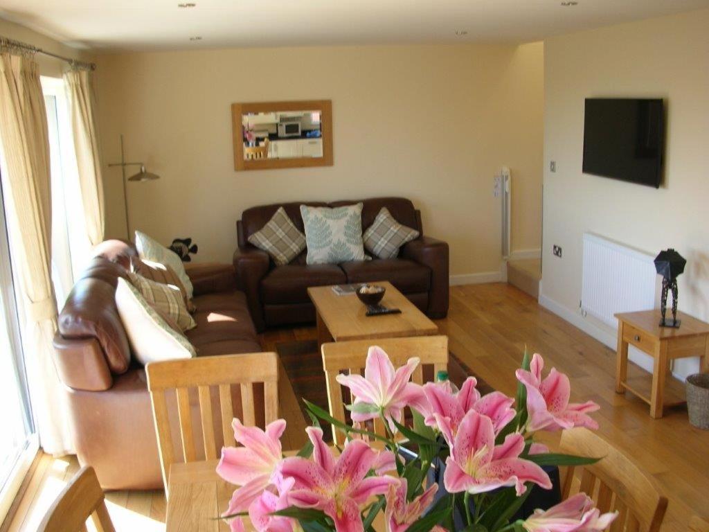 Peaceful relaxing home with leisure view 4