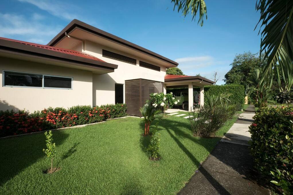 Amazing Beach Side Home-Walk to Best Beach in Uvita