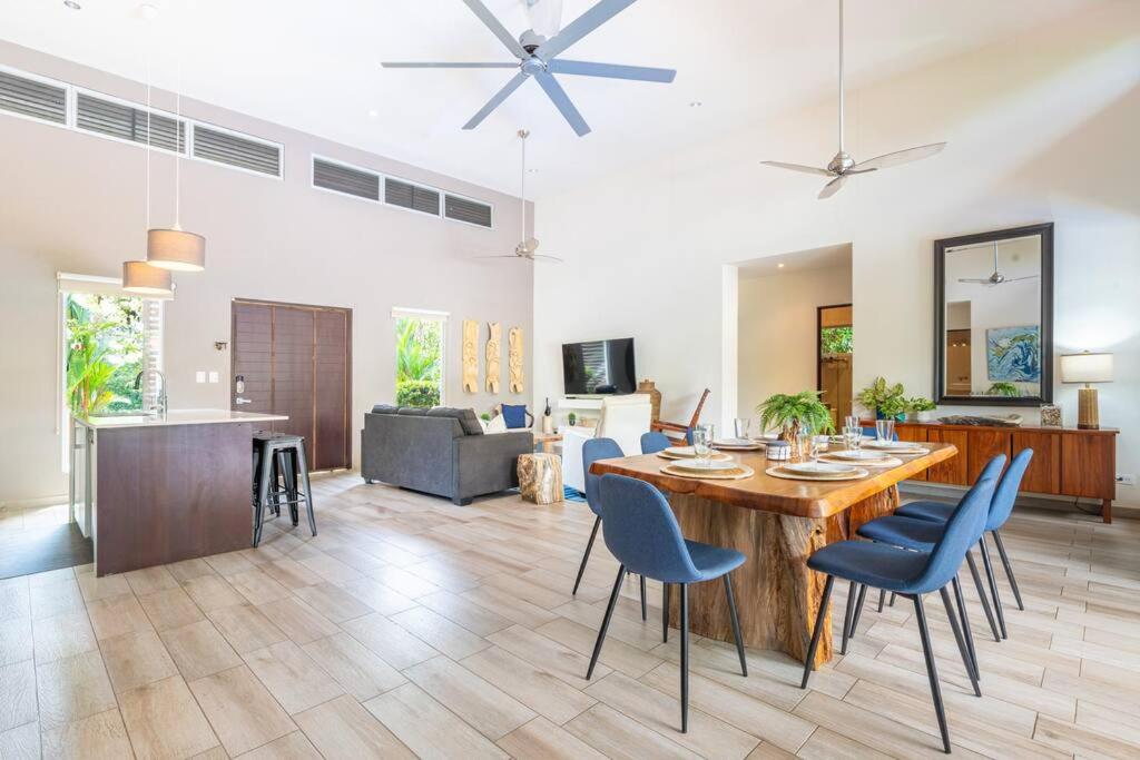 Amazing Beach Side Home-Walk to Best Beach in Uvita