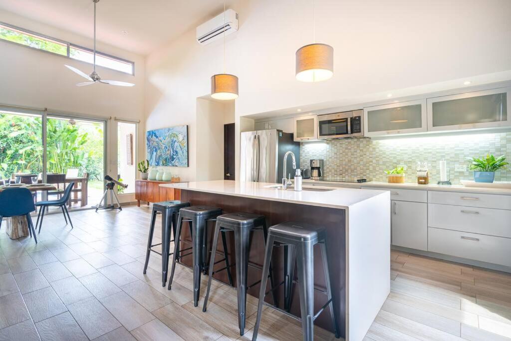 Amazing Beach Side Home-Walk to Best Beach in Uvita