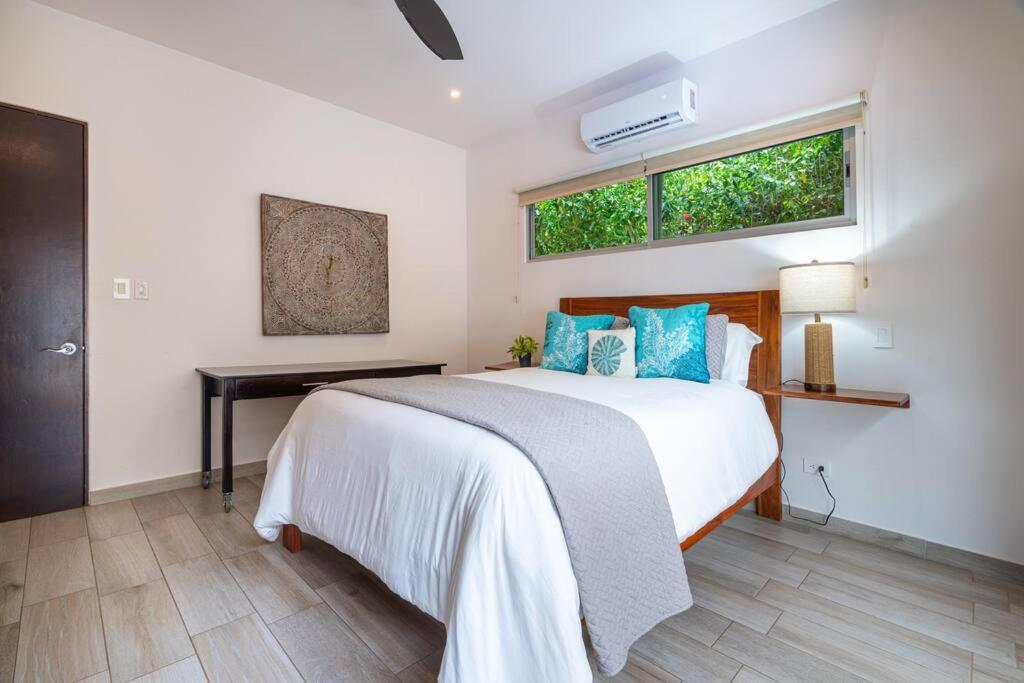 Amazing Beach Side Home-Walk to Best Beach in Uvita