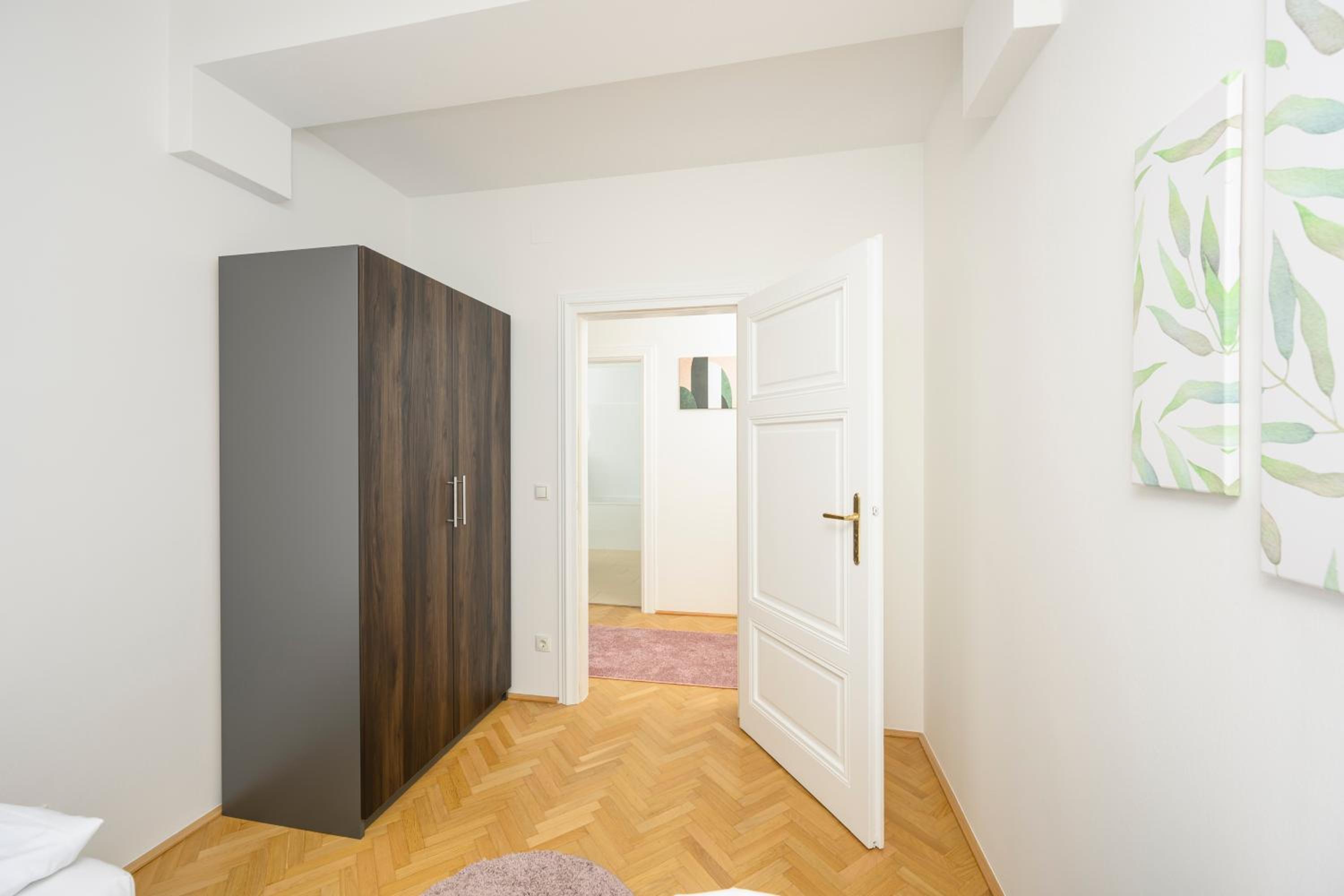 Vienna Rooftop Haven 120m, 3BR, Terrace, City Views!