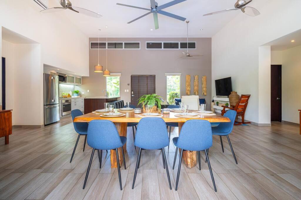 Amazing Beach Side Home-Walk to Best Beach in Uvita