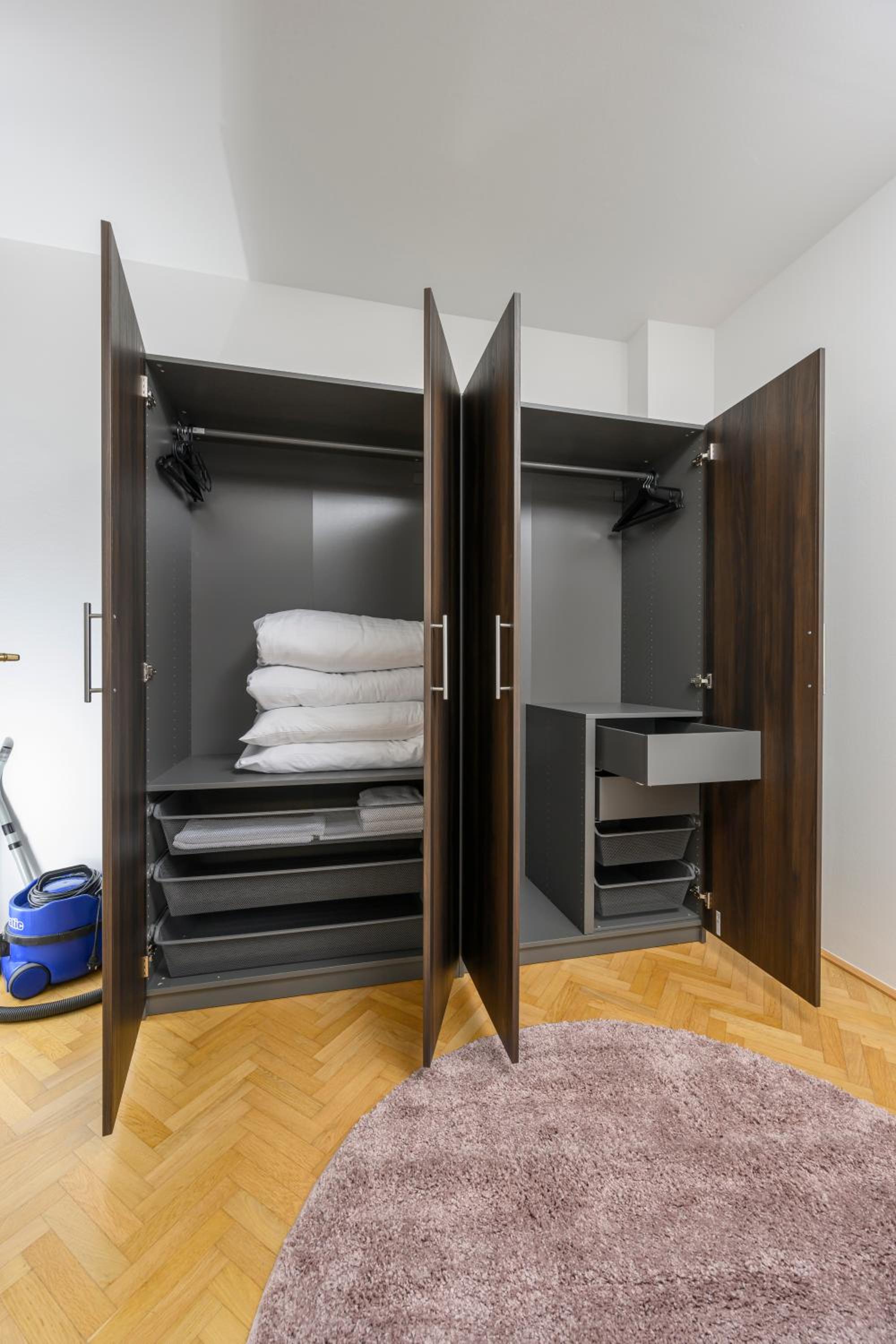 Vienna Rooftop Haven 120m, 3BR, Terrace, City Views!