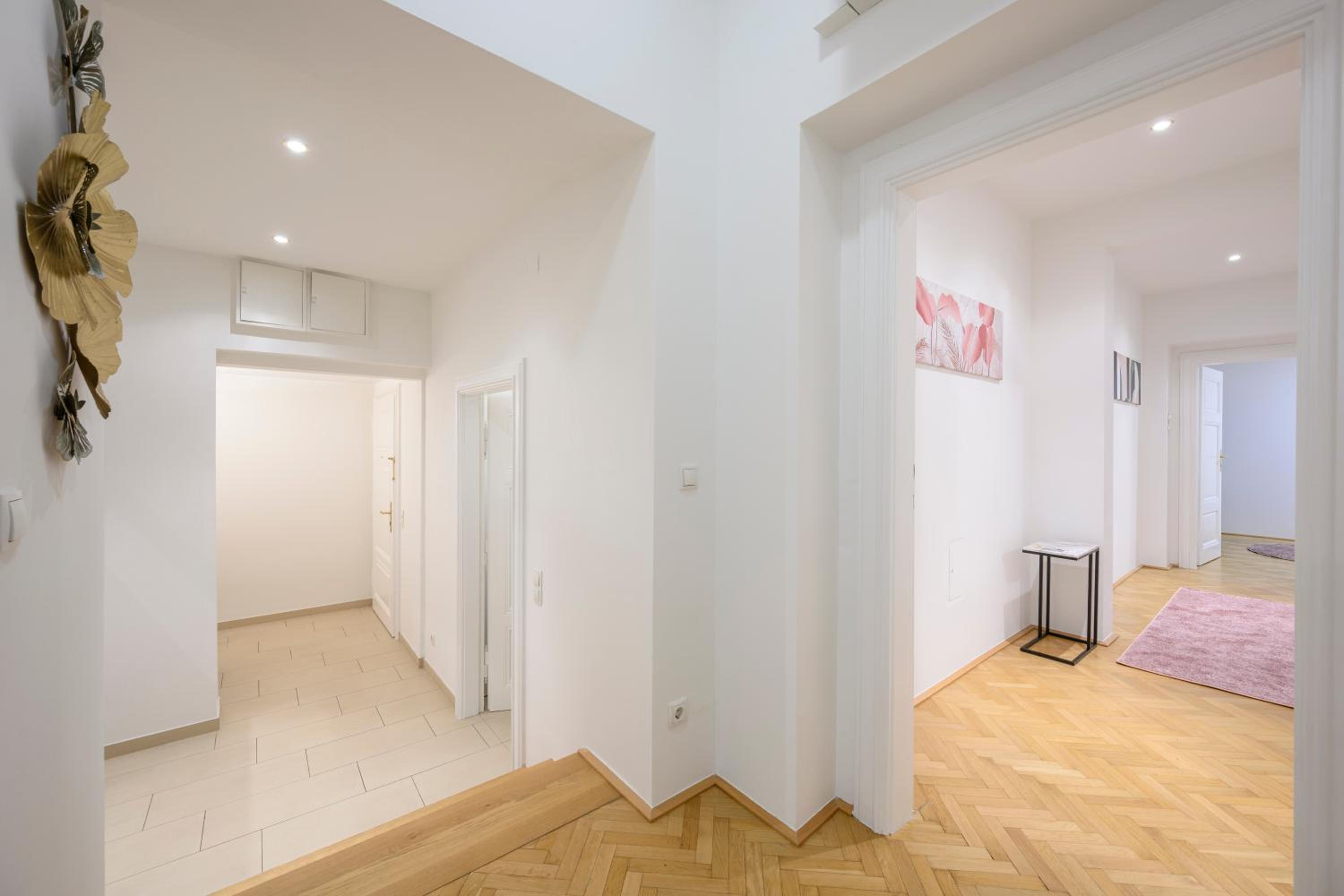 Vienna Rooftop Haven 120m, 3BR, Terrace, City Views!