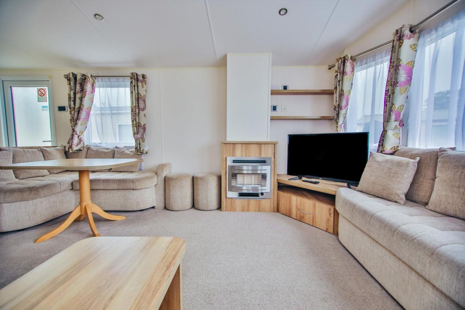 Meadow Bank - Combe Haven view 4
