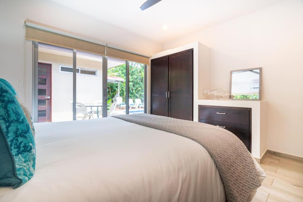 Amazing Beach Side Home-Walk to Best Beach in Uvita