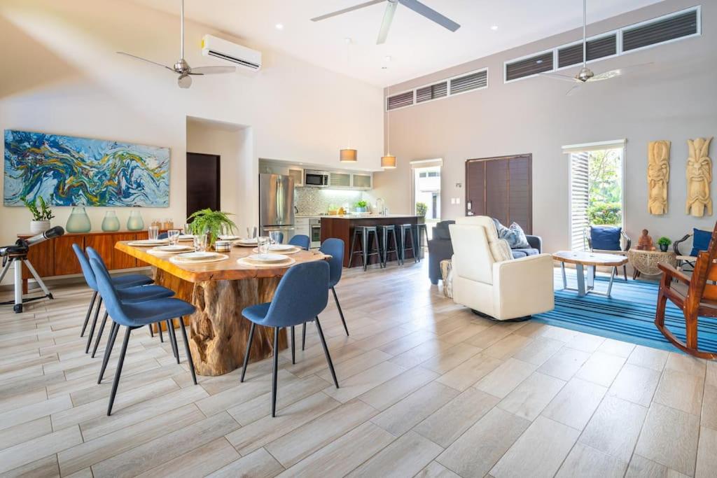 Amazing Beach Side Home-Walk to Best Beach in Uvita