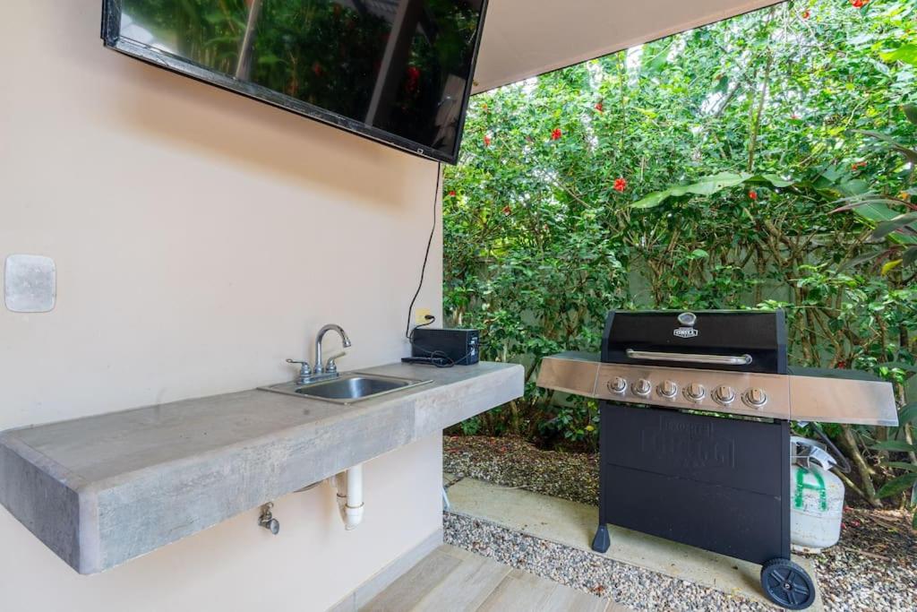 Amazing Beach Side Home-Walk to Best Beach in Uvita