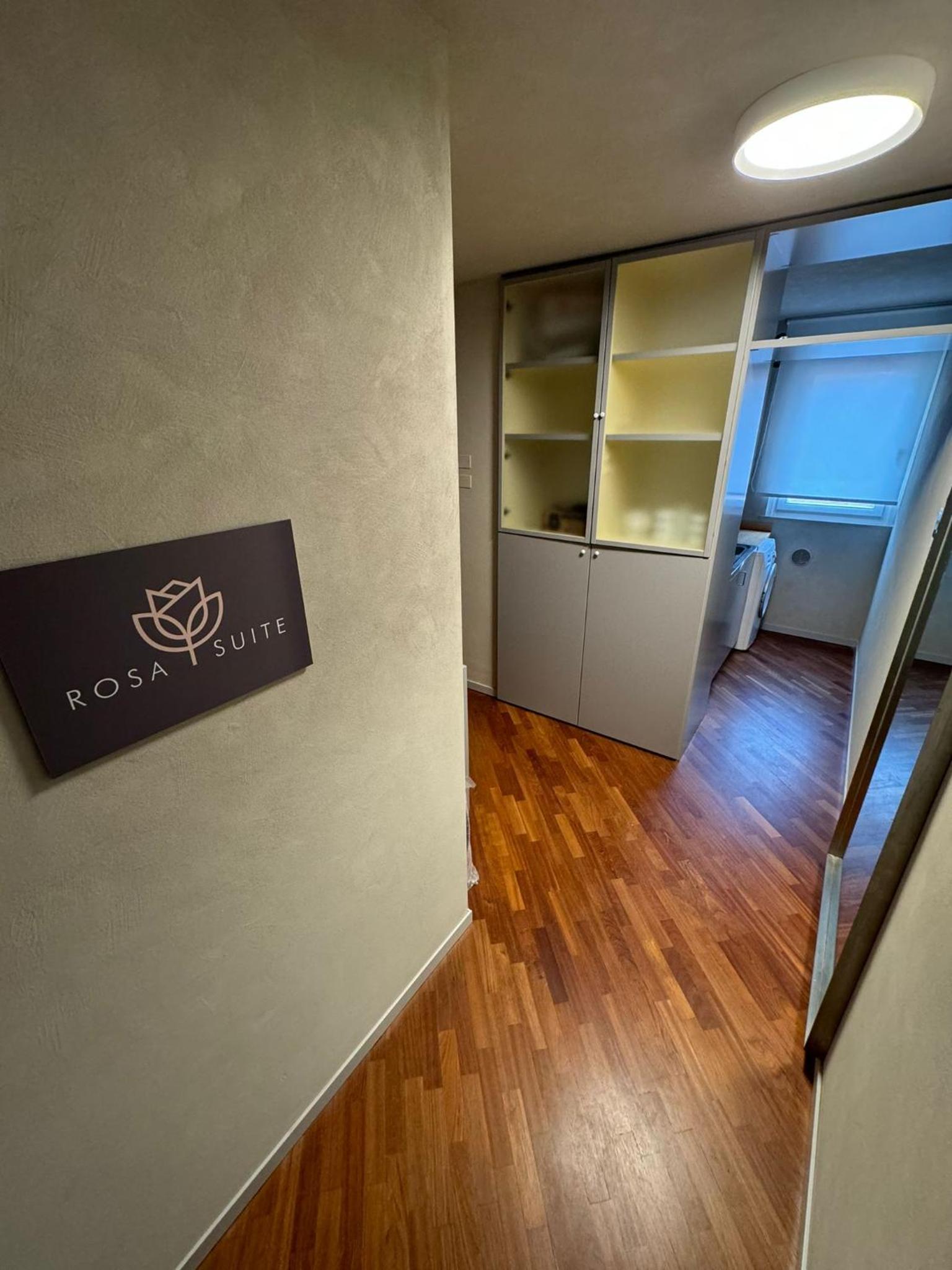 Rosa Suite