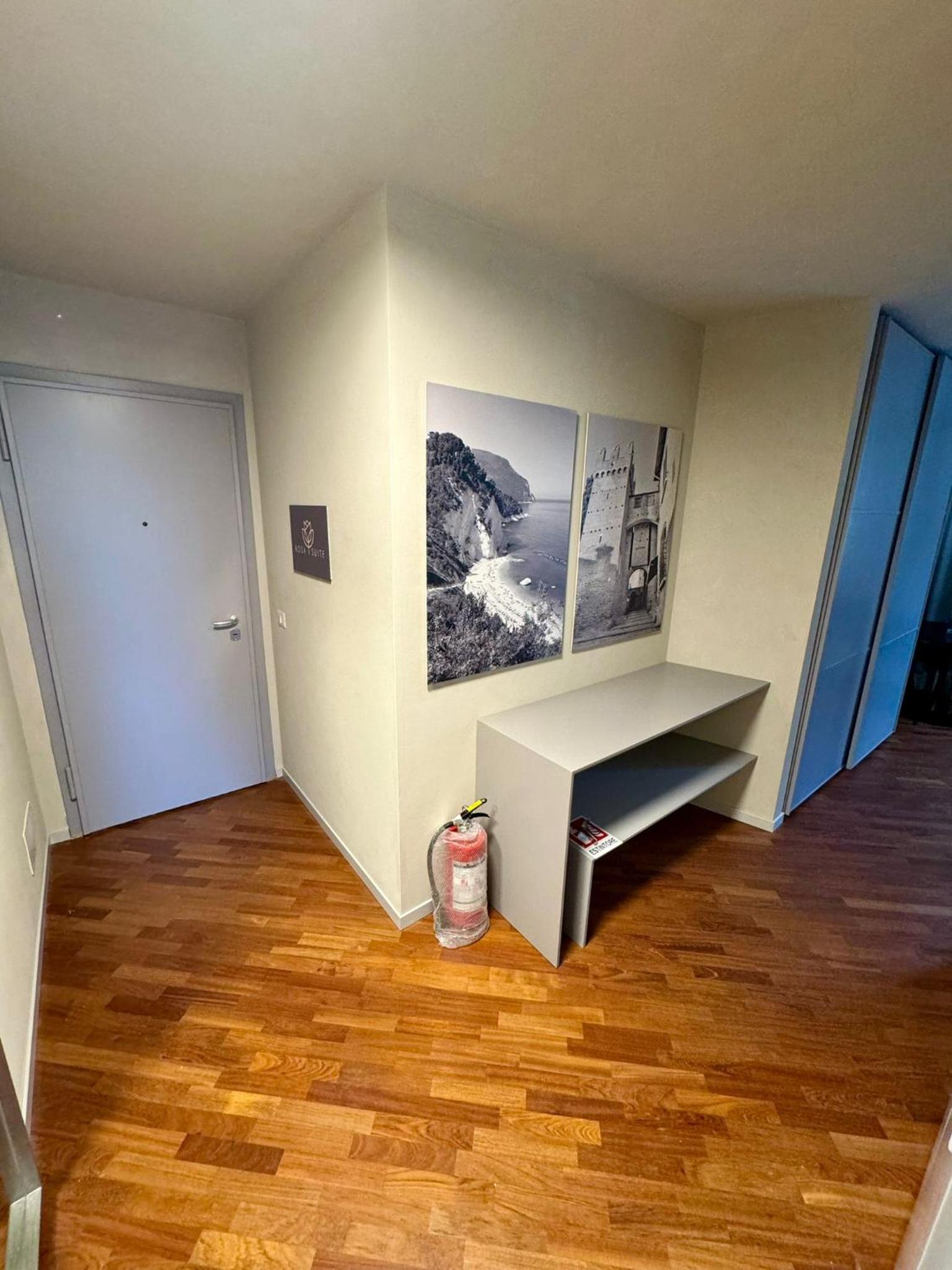Rosa Suite