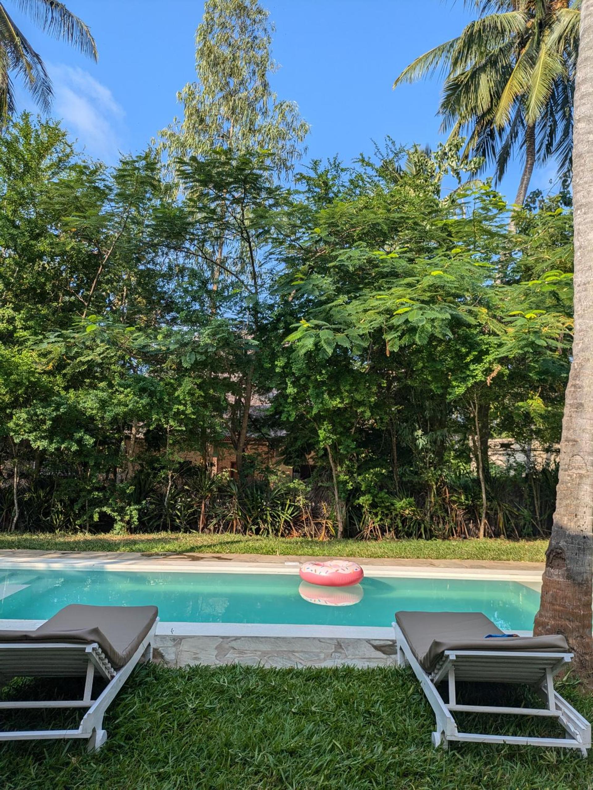 Bahari Mbili, comfortable apartments within walking distance to the beach view 2