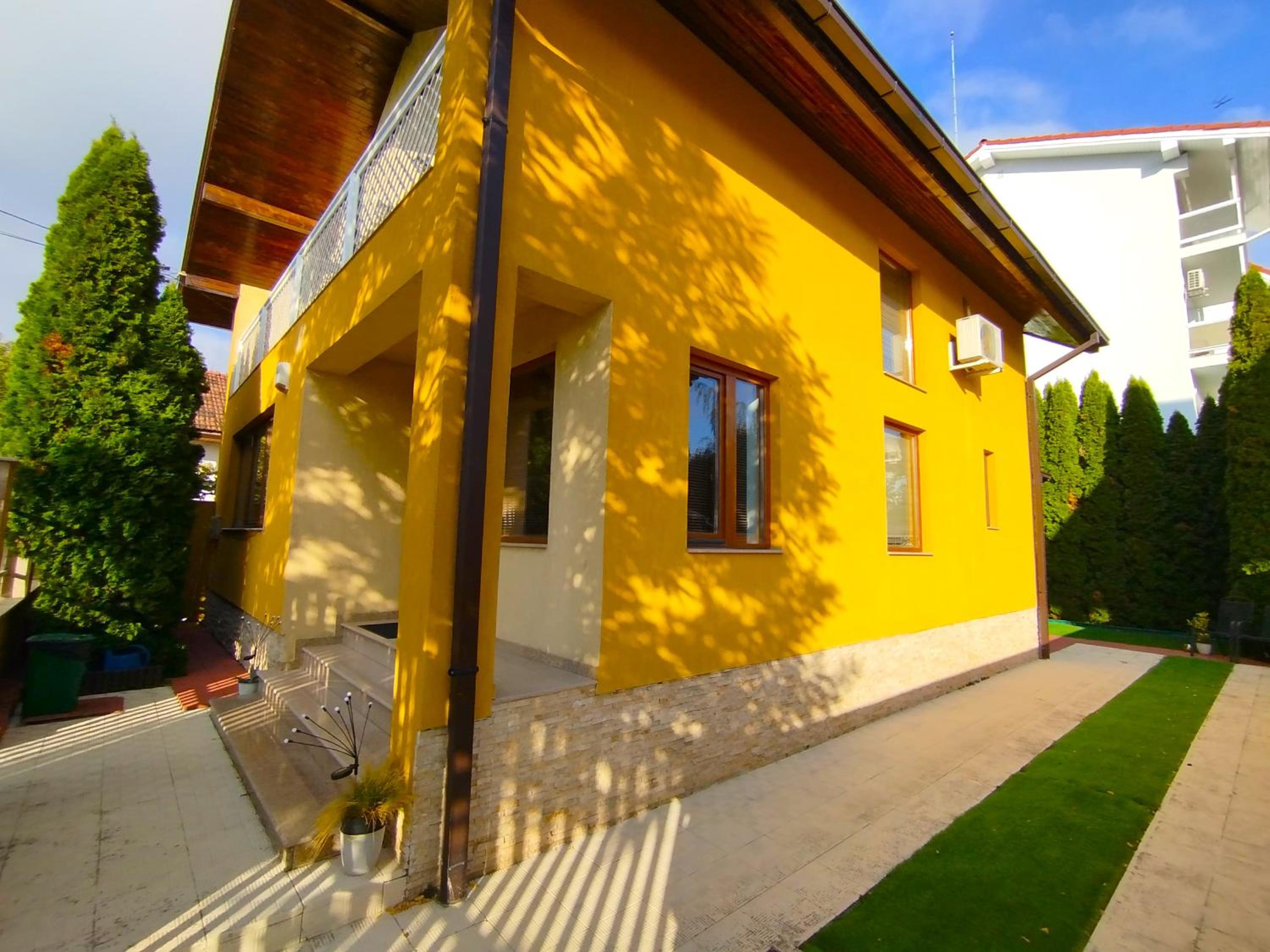 Boutique Casa Galbena view 5