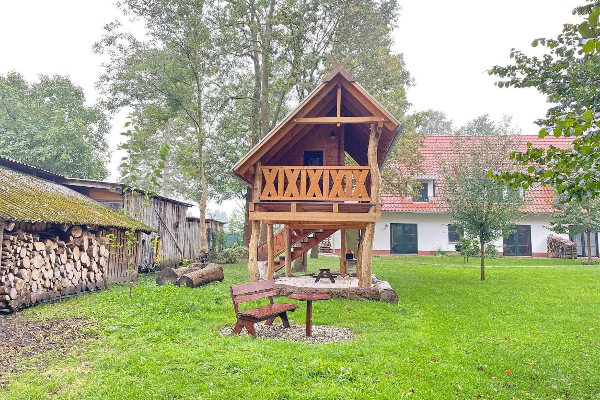 Luftschloss Baum 6