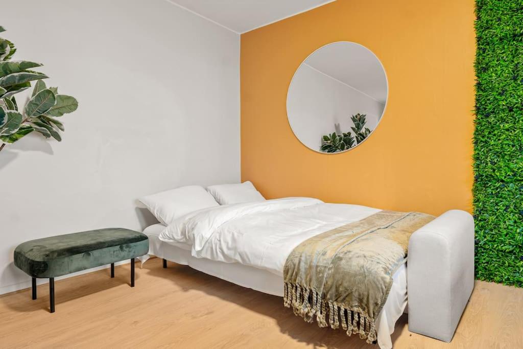 Dinbnb Apartments l Free Parking l 5 Min From Torget l Nearby Coast I Newly Furnished view 3
